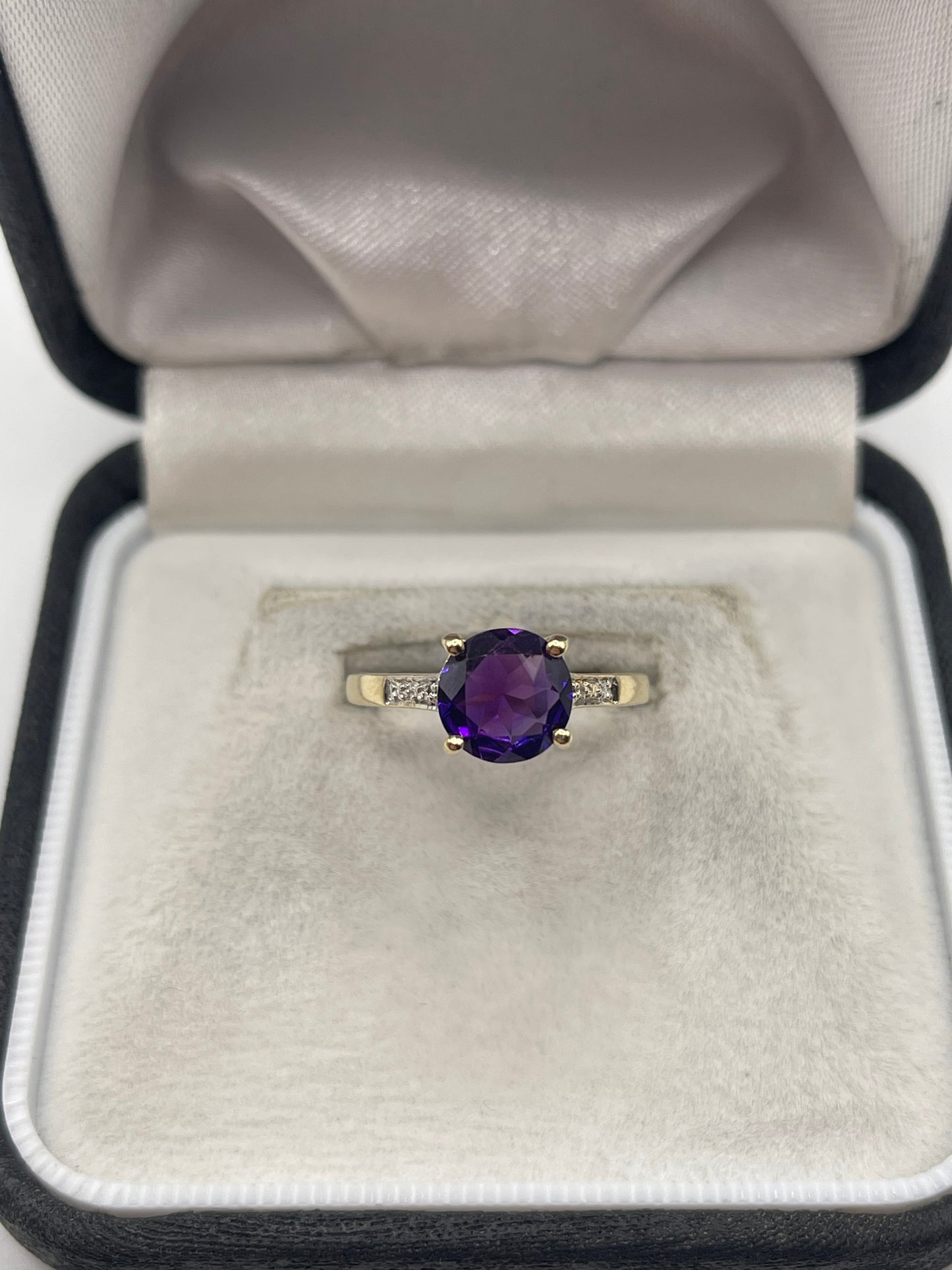 9ct gold amethyst and diamond ring