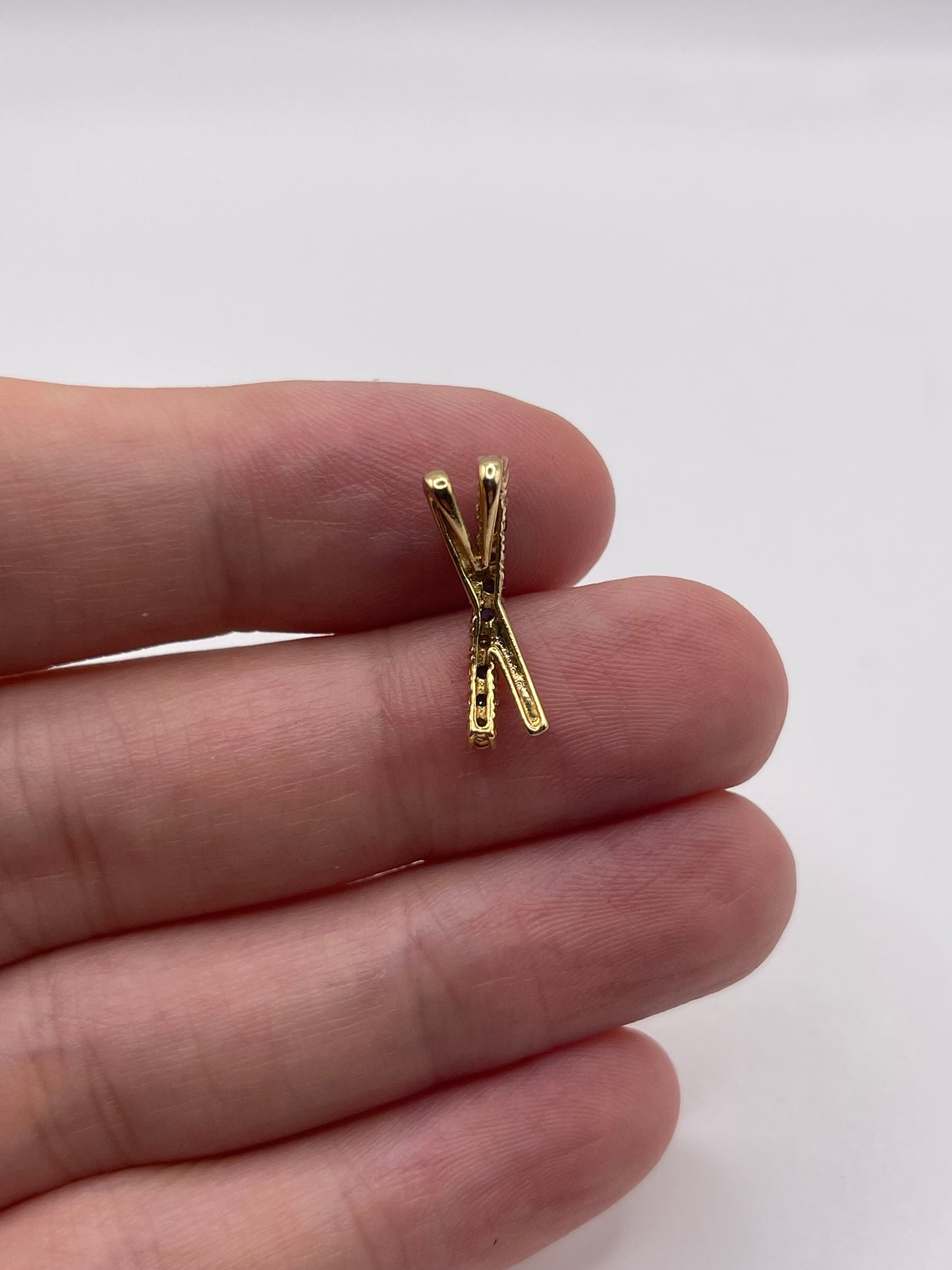 9ct gold sapphire and diamond pendant