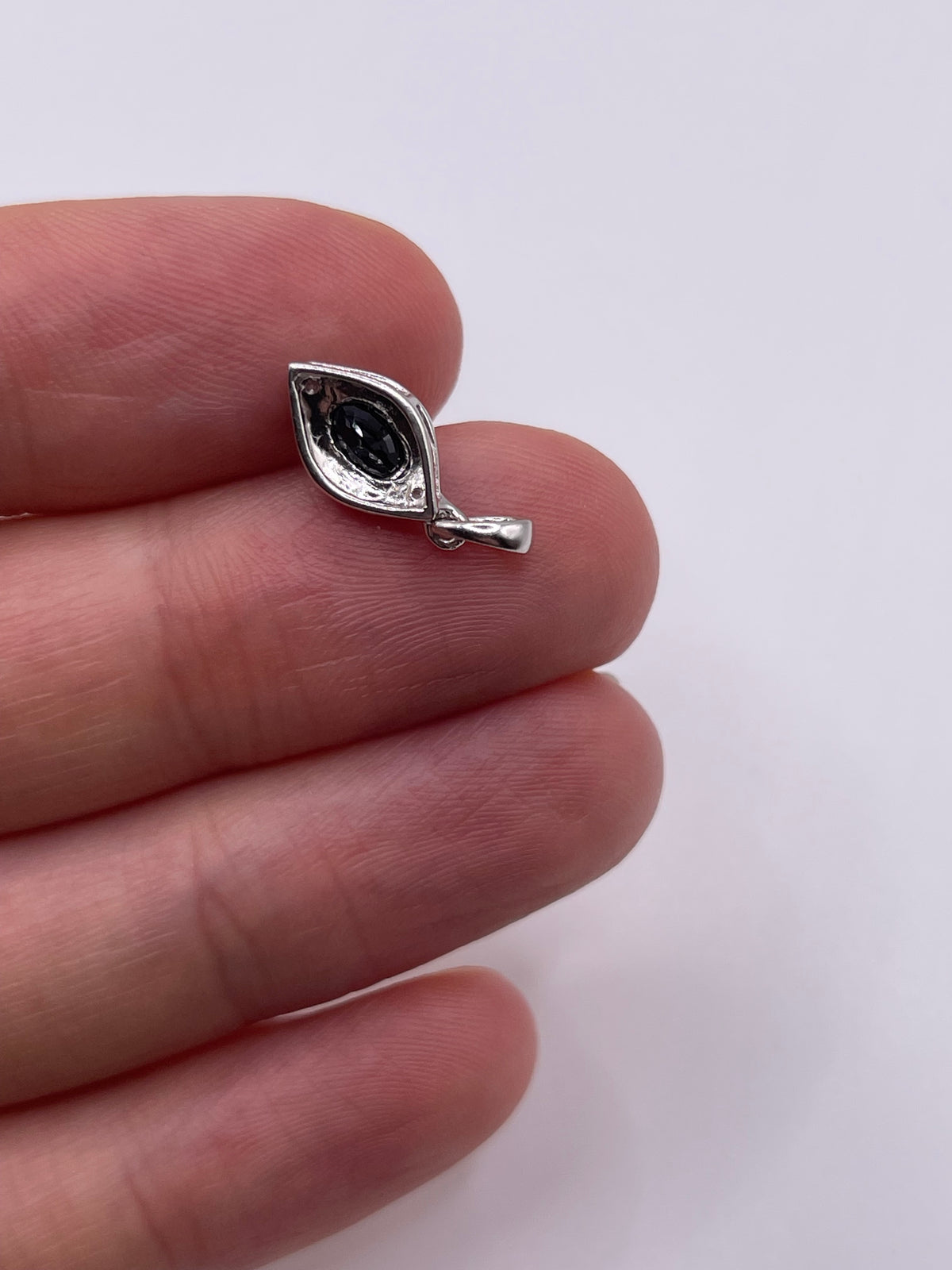 9ct white gold sapphire and diamond pendant