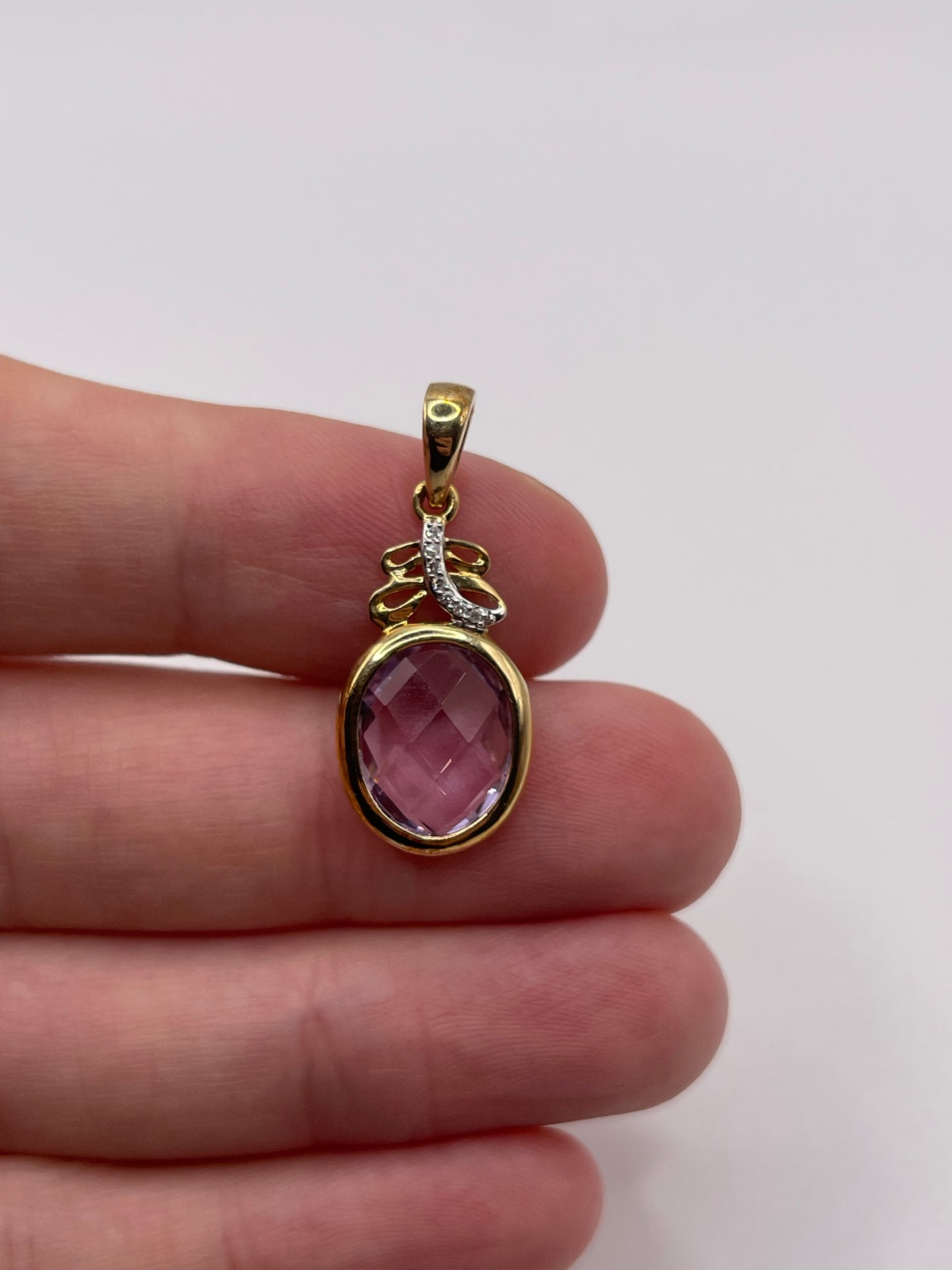 9ct gold amethyst and diamond pendant