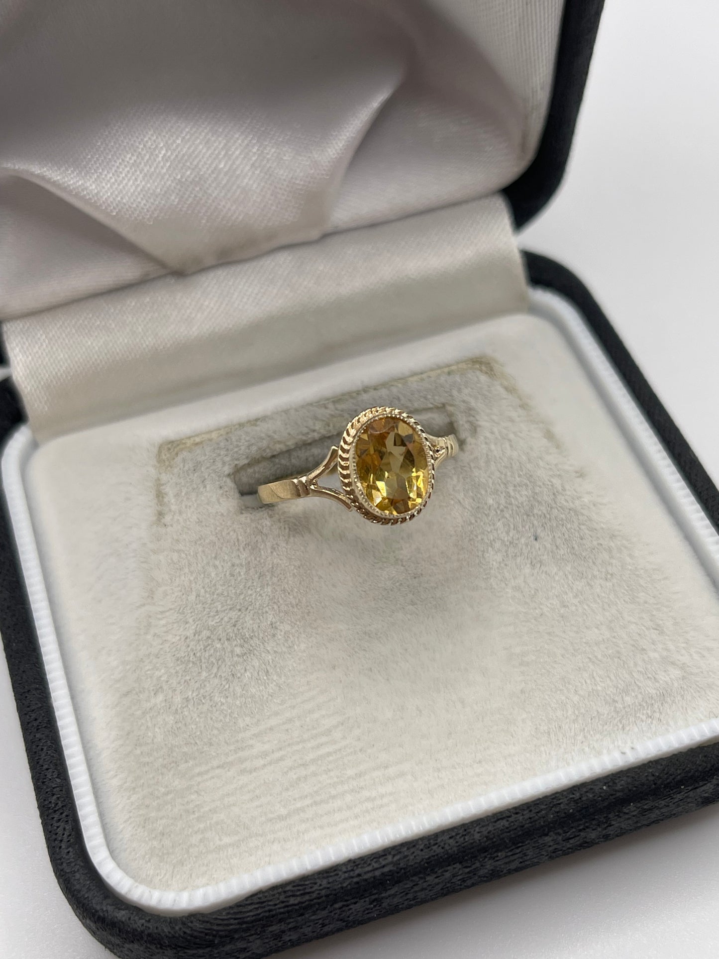 9ct gold citrine ring