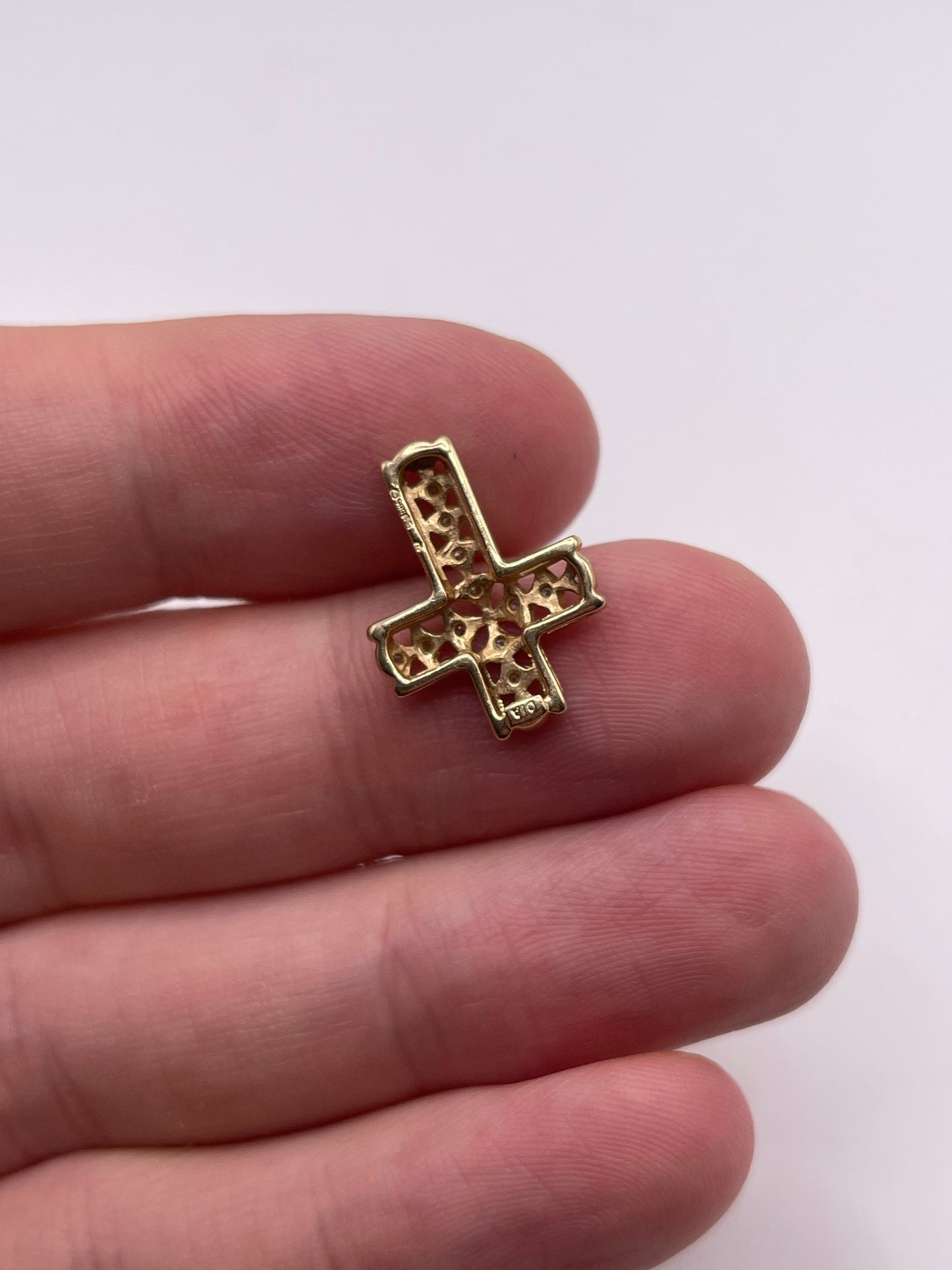 9ct gold diamond cross pendant