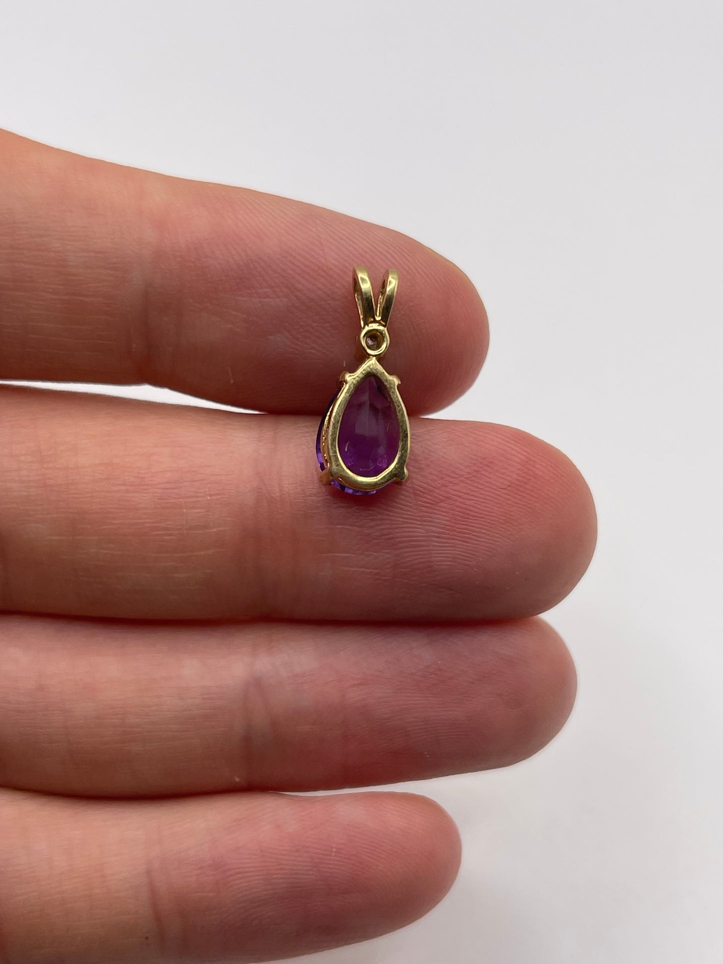 9ct gold amethyst and diamond pendant