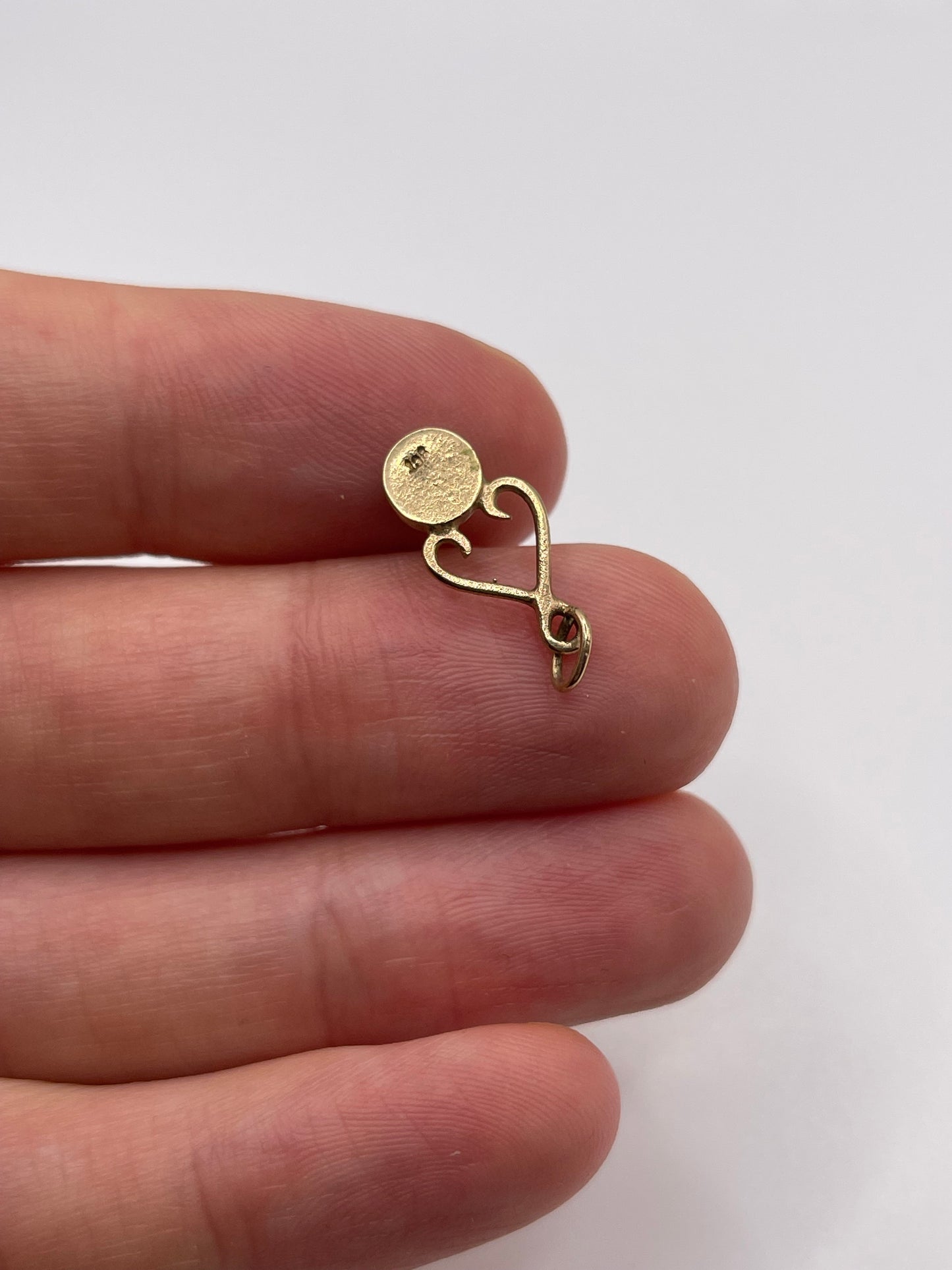 9ct gold hematite pendant