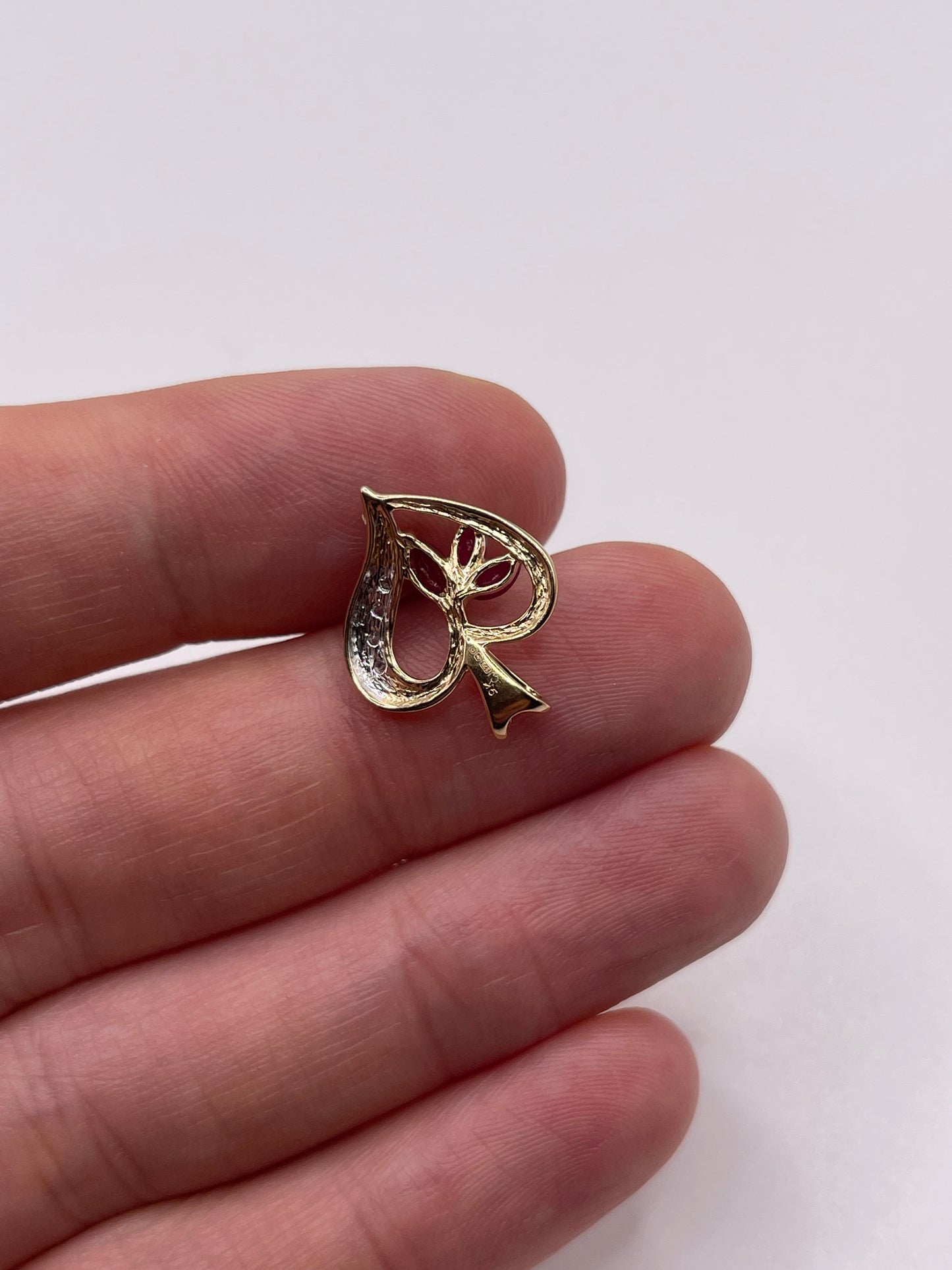 9ct gold ruby and diamond heart pendant