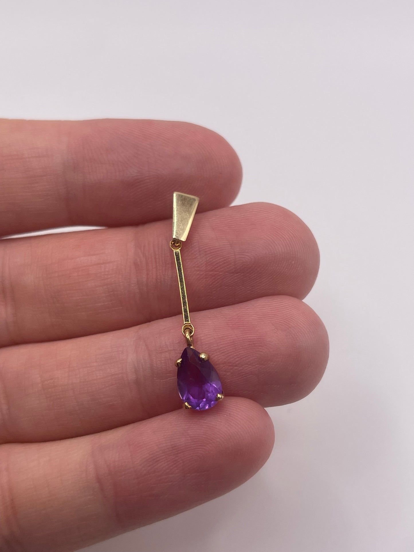 9ct gold amethyst pendant