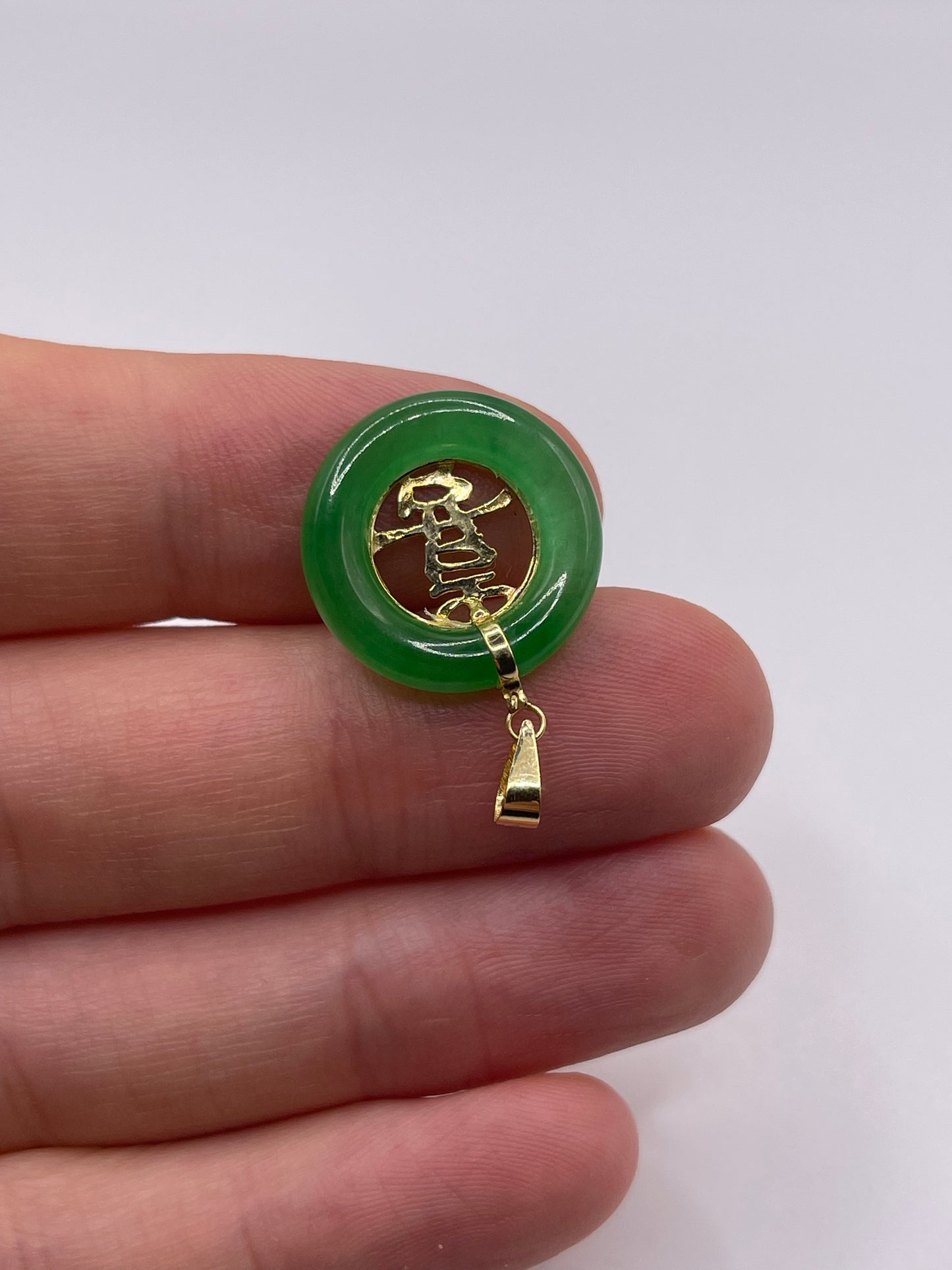9ct gold jade pendant
