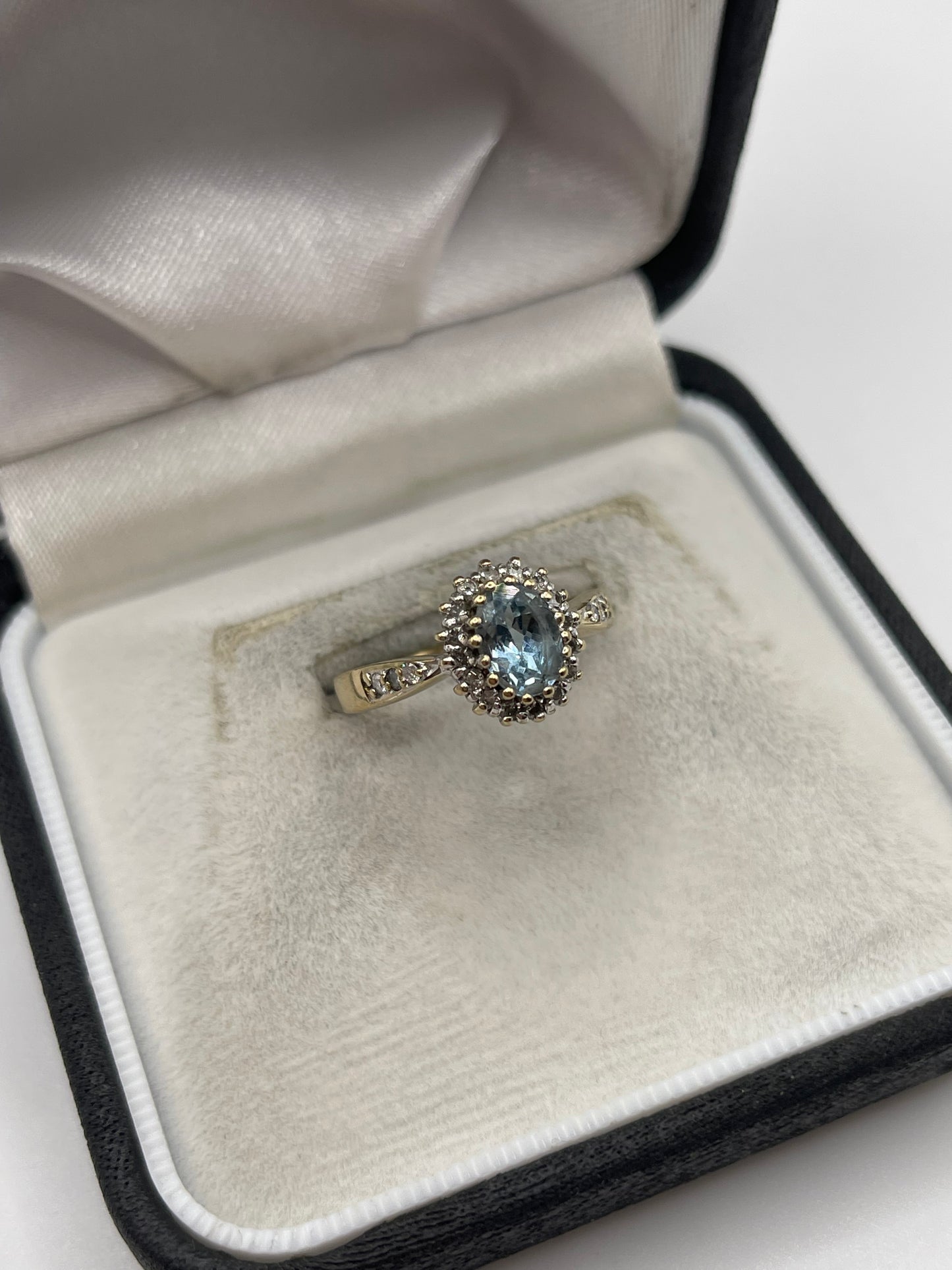 9ct gold topaz and diamond ring