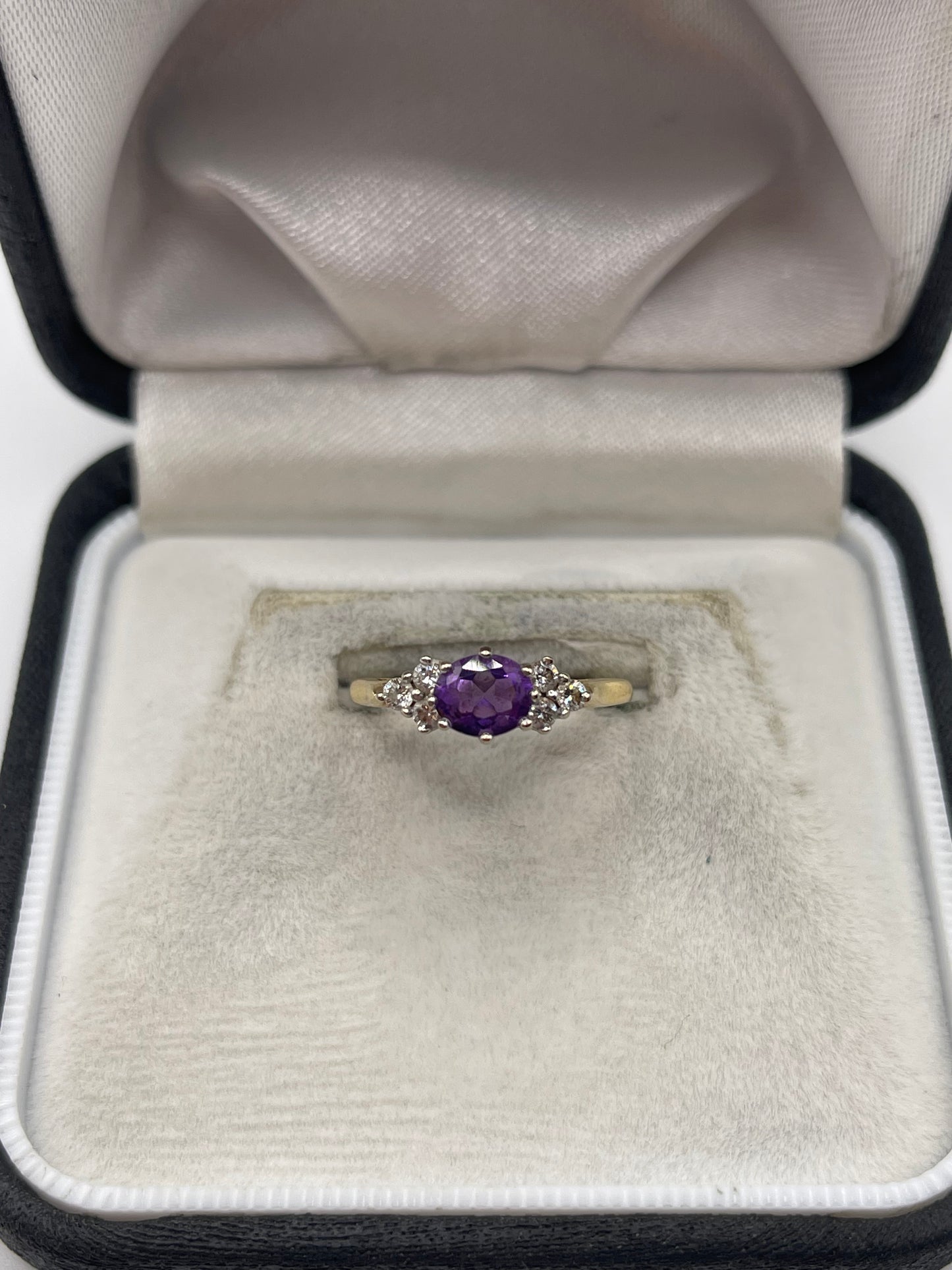 18ct gold amethyst and diamond ring