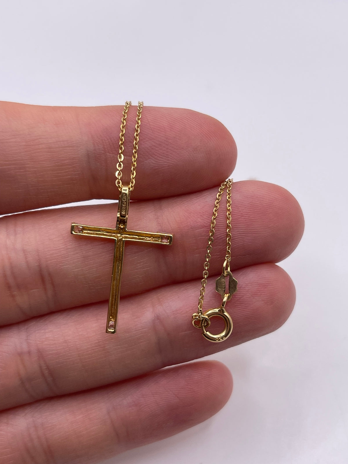 18ct gold cz cross necklace