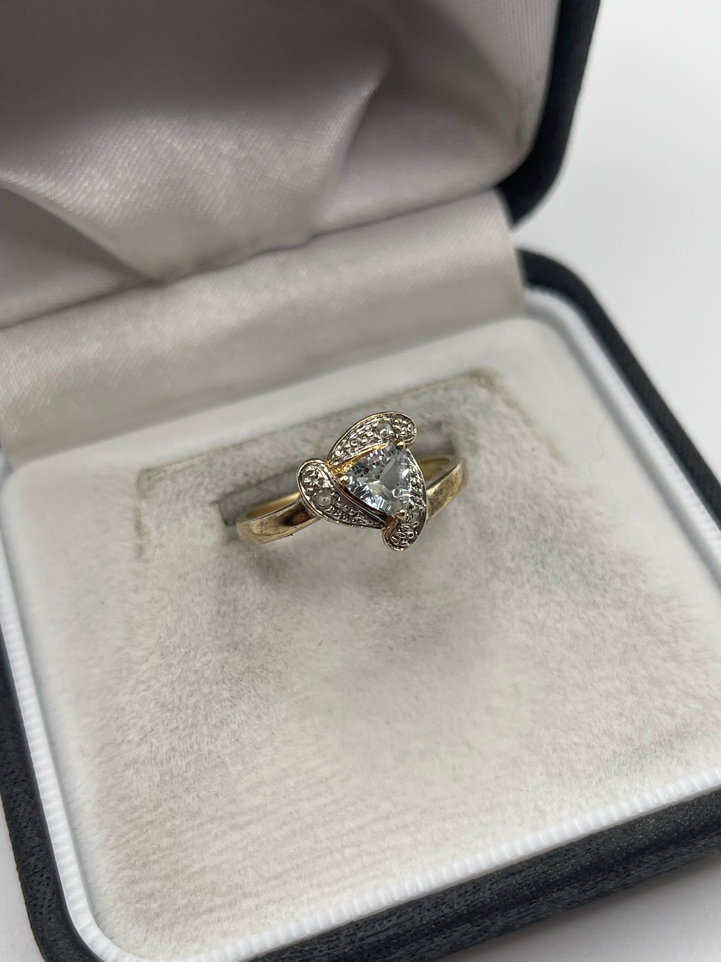 9ct gold topaz cluster ring