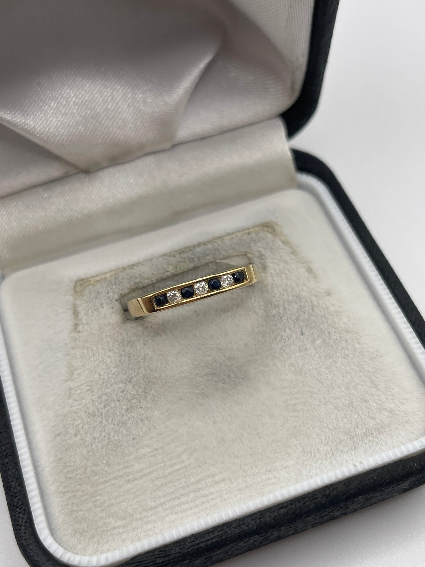 9ct gold sapphire and diamond ring