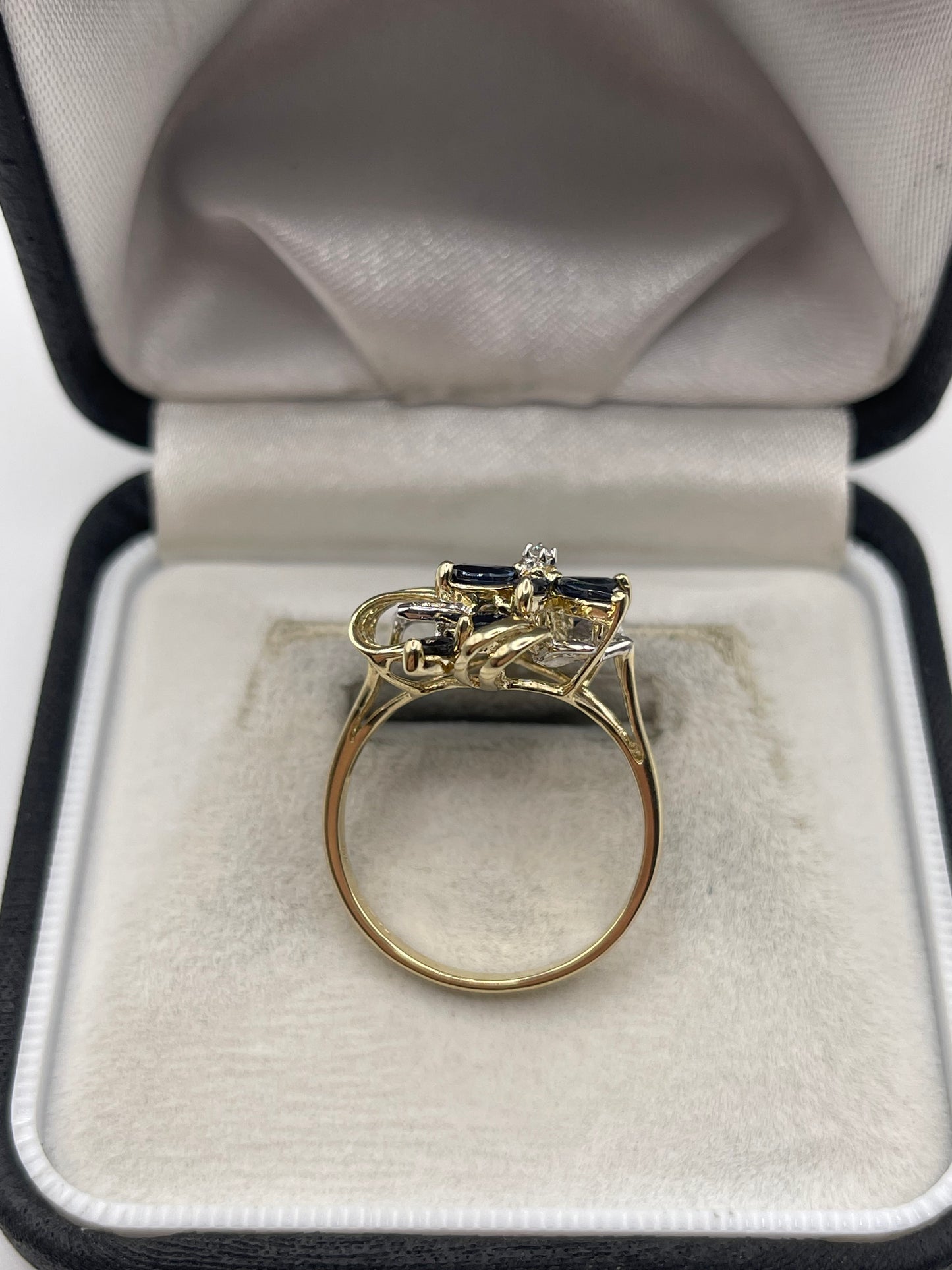 9ct gold sapphire and diamond ring