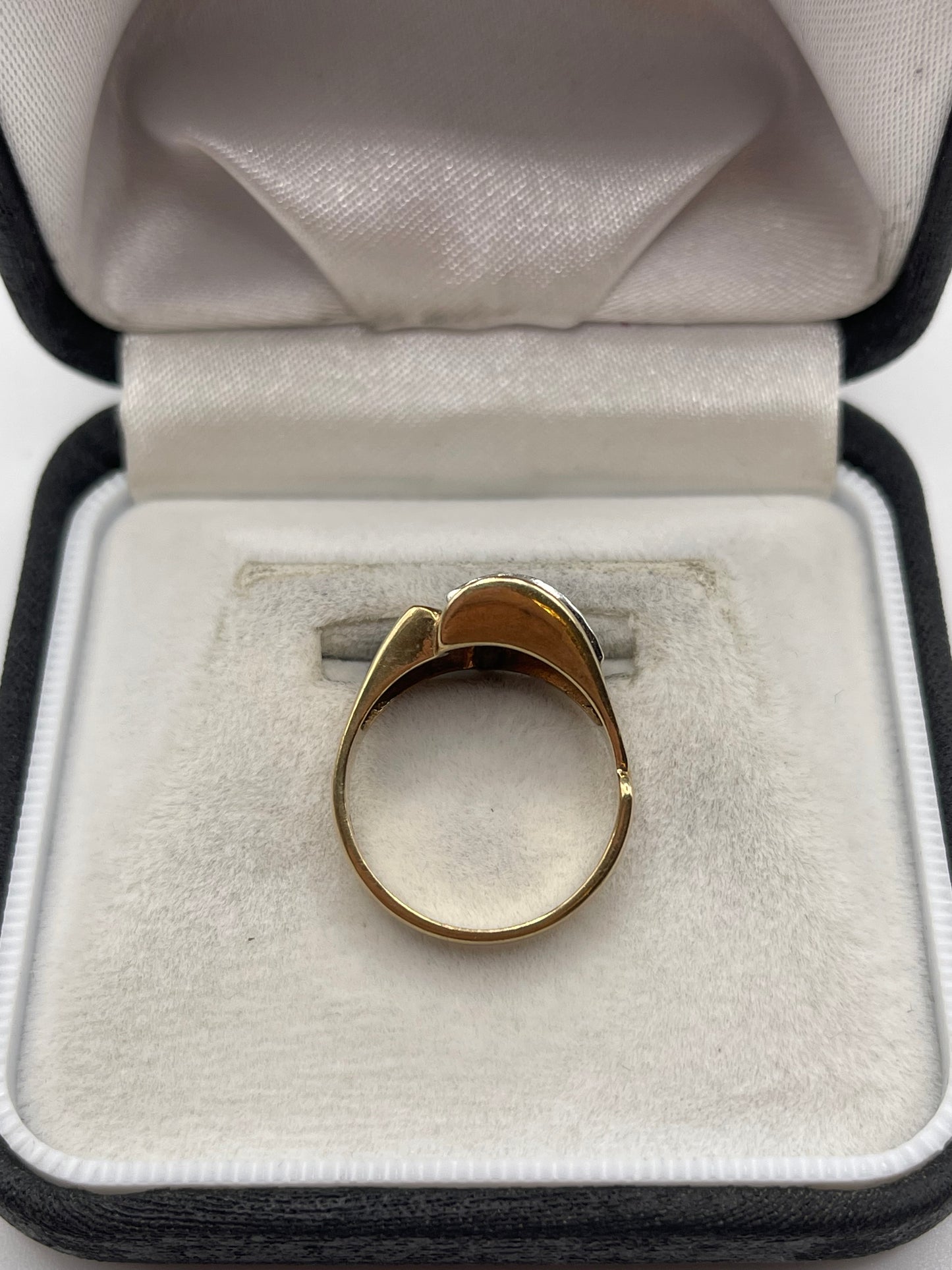 9ct gold sapphire ring