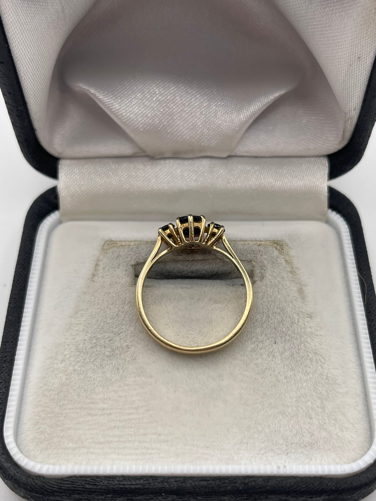 9ct gold sapphire ring