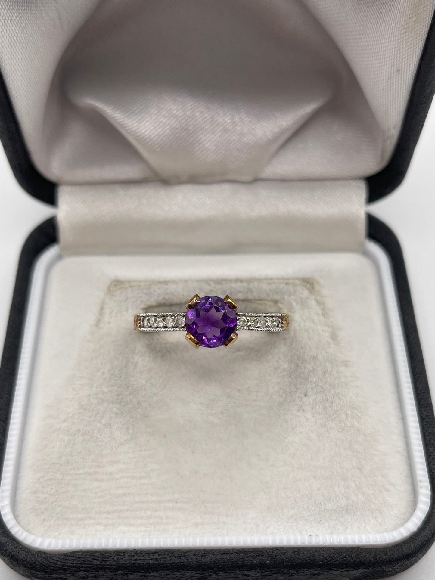 9ct gold amethyst and diamond ring