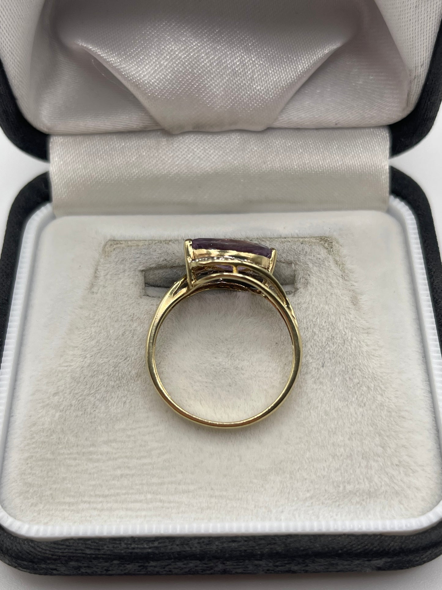 9ct gold amethyst and diamond ring