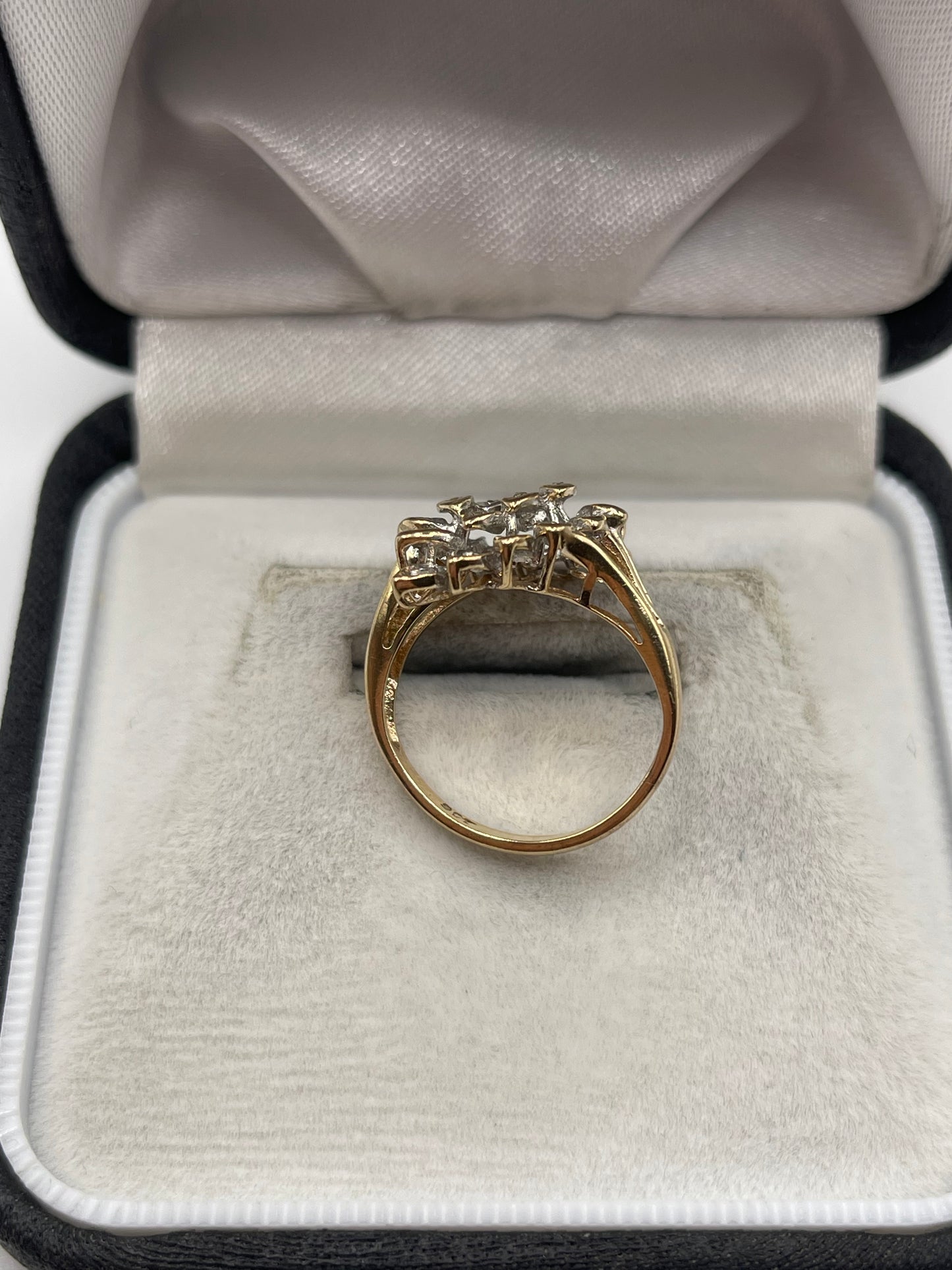 9ct gold diamond cluster ring
