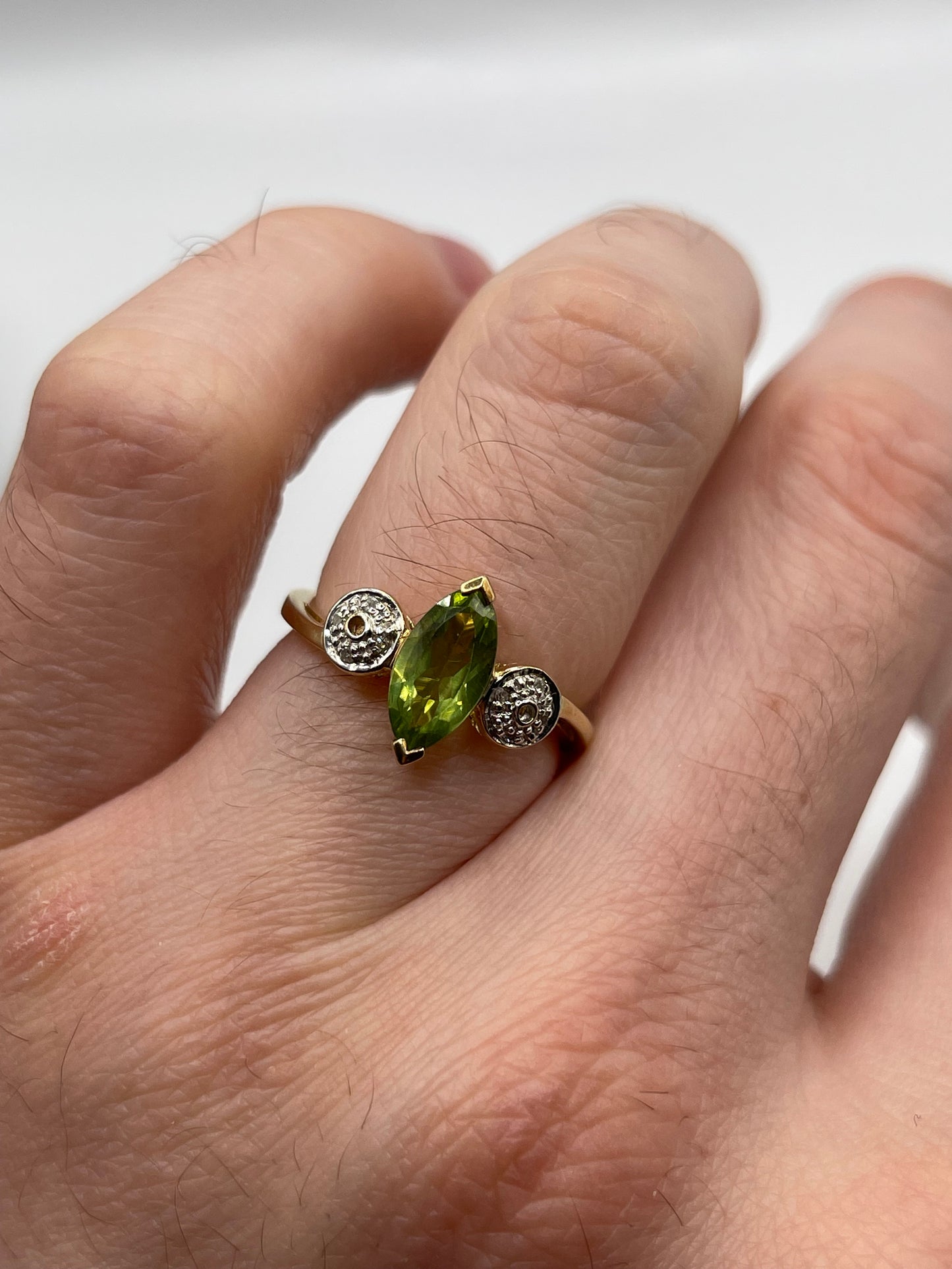 9ct gold quartz and diamond ring