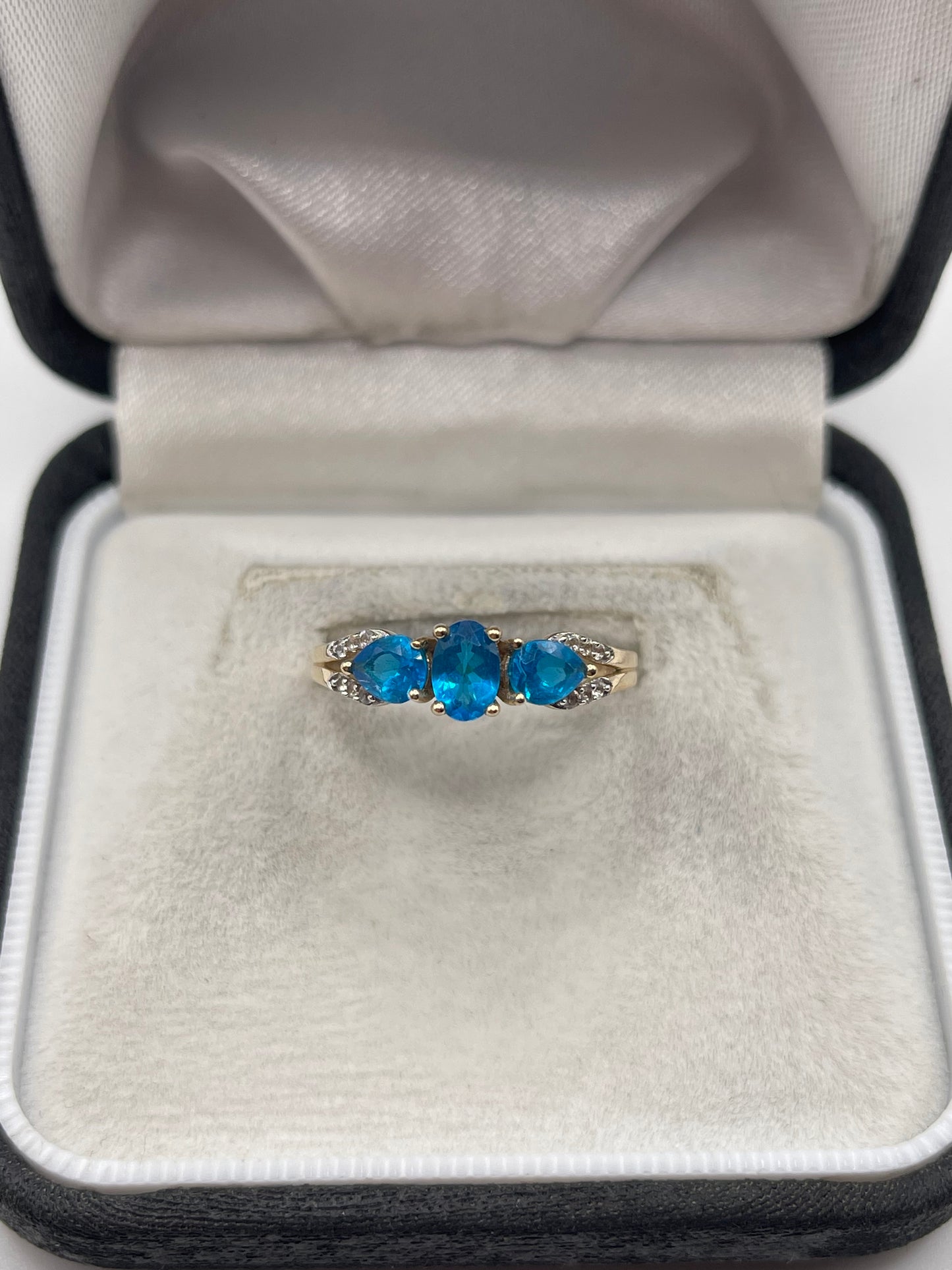 9ct gold blue apatite and zircon ring