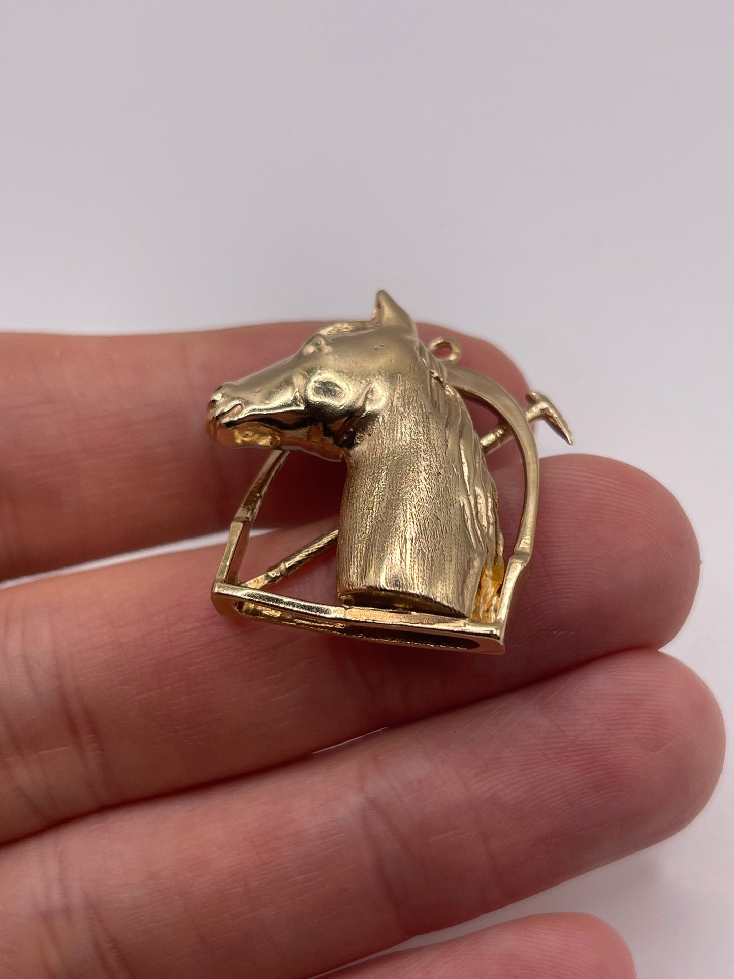 9ct gold horse pendant