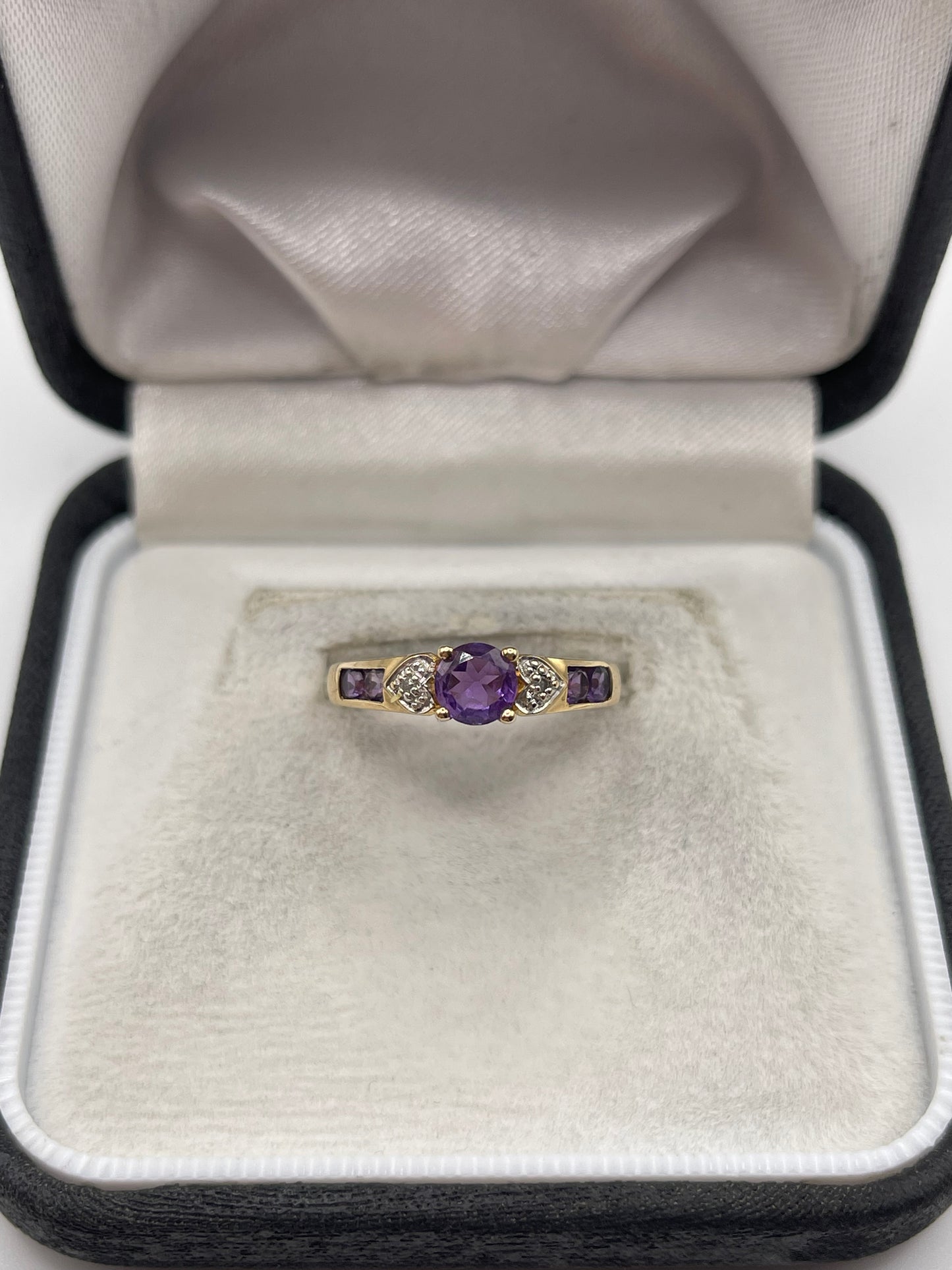 9ct gold amethyst and diamond ring