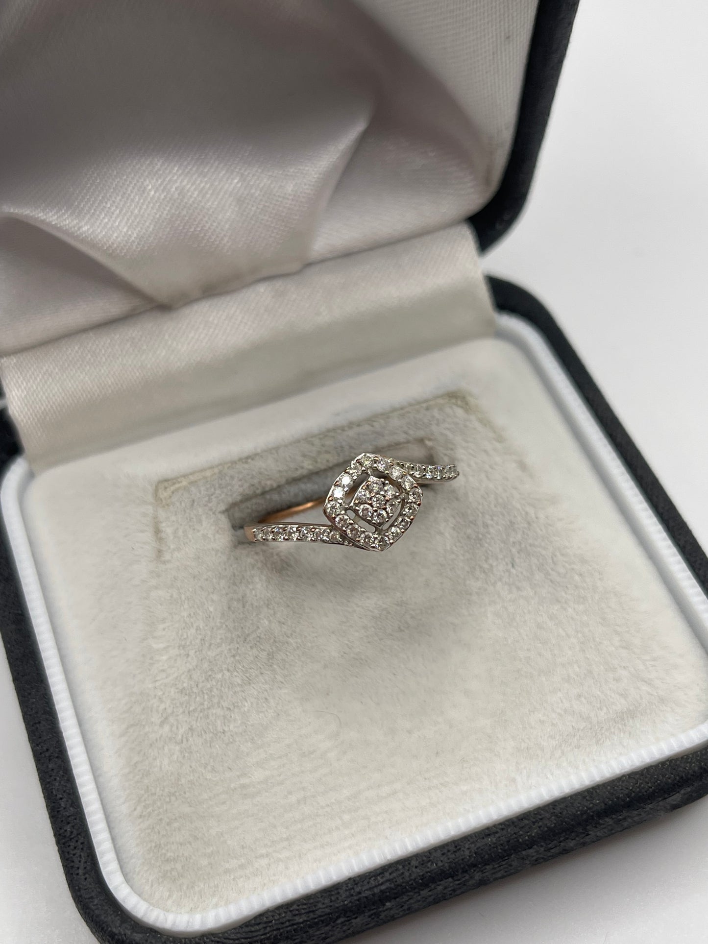 9ct rose gold diamond cluster ring