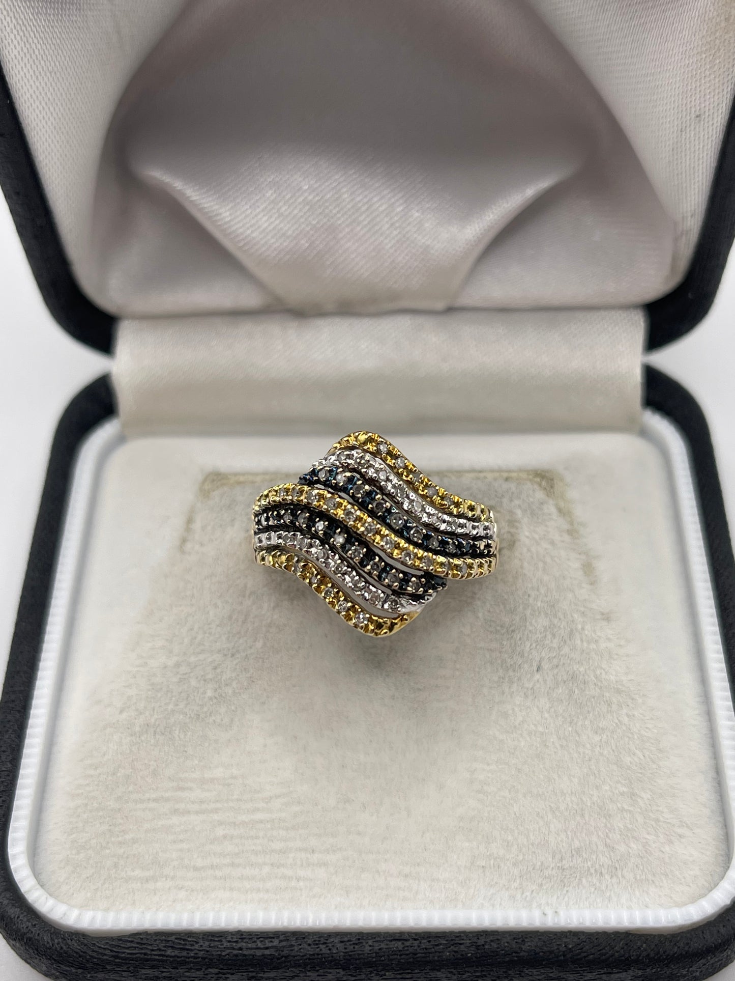9ct gold diamond cluster ring