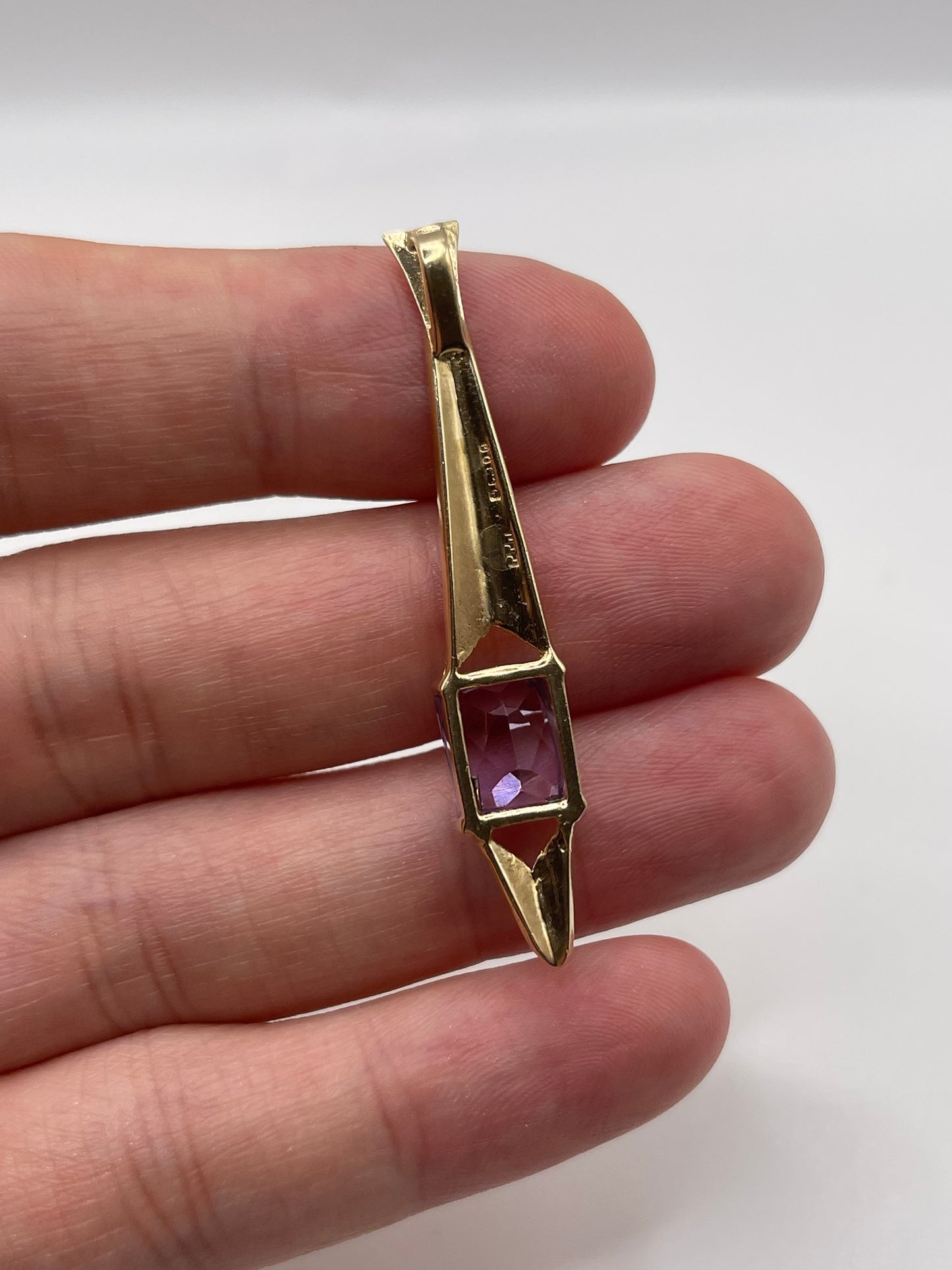 9ct gold amethyst pendant
