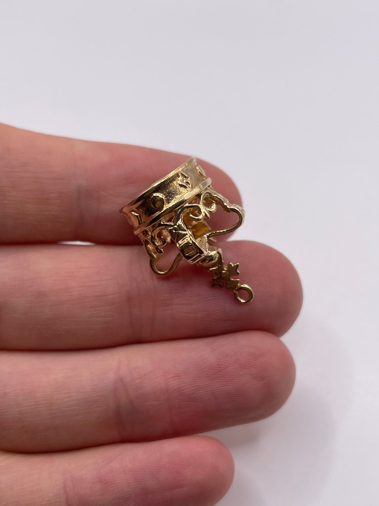 9ct gold crown charm