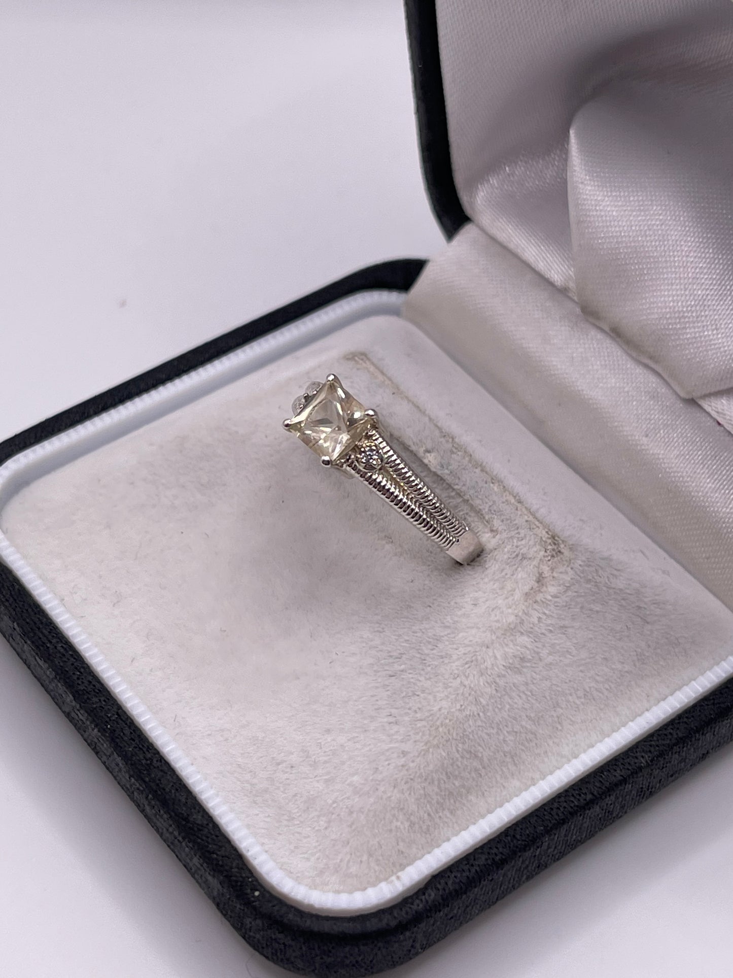Silver topaz ring