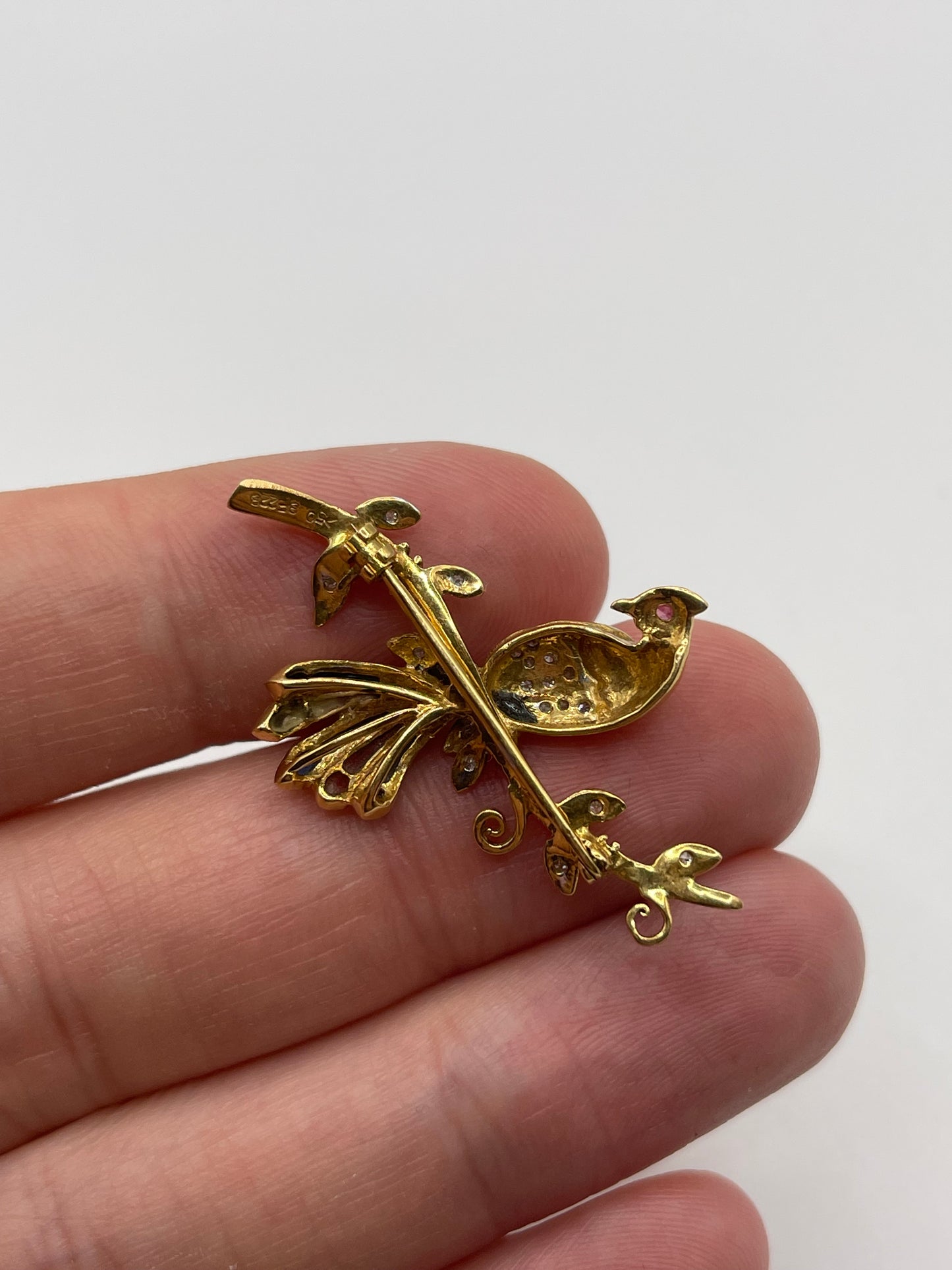18ct gold gemstone and diamond brooch