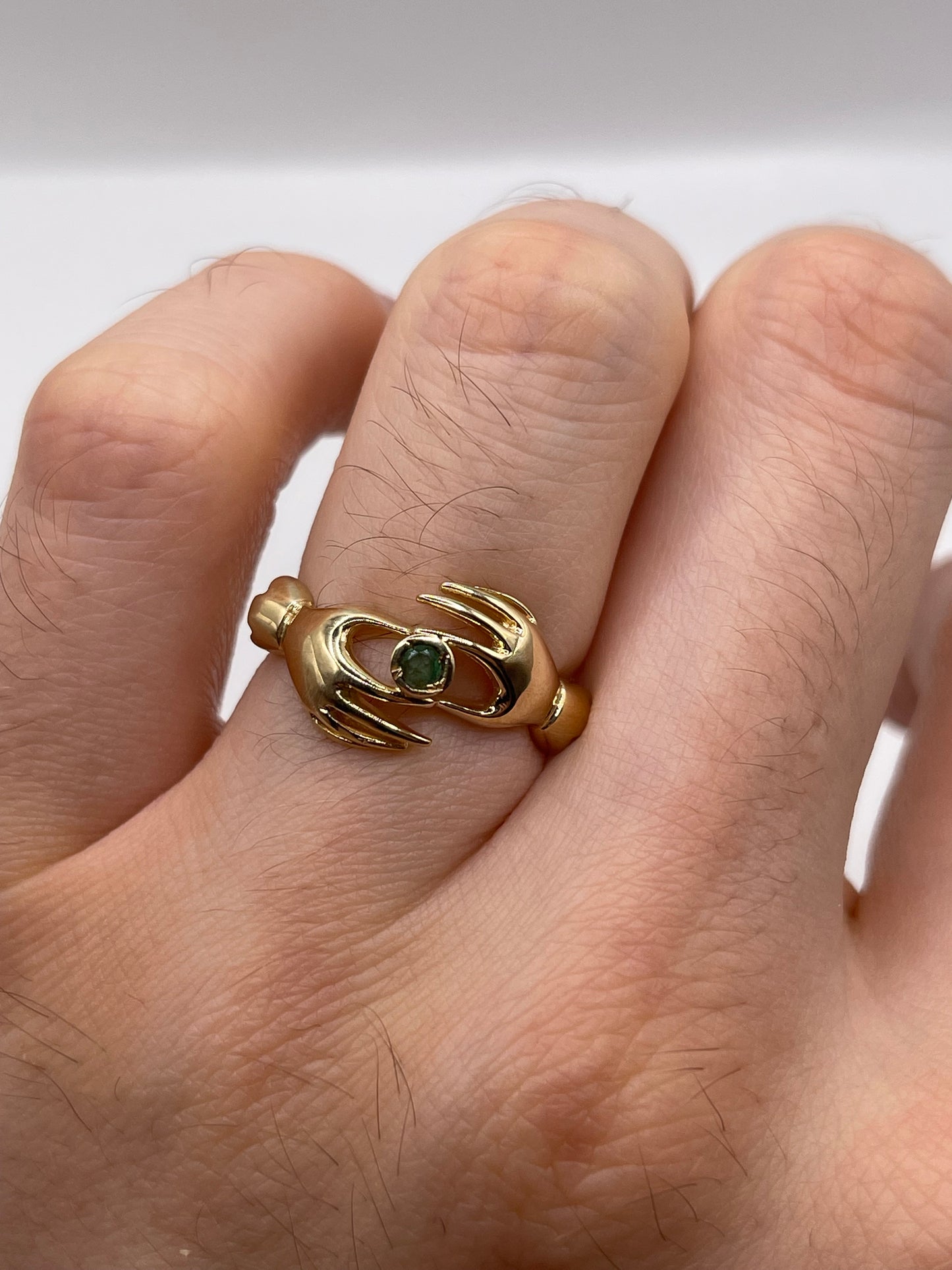 9ct gold emerald double hand ring