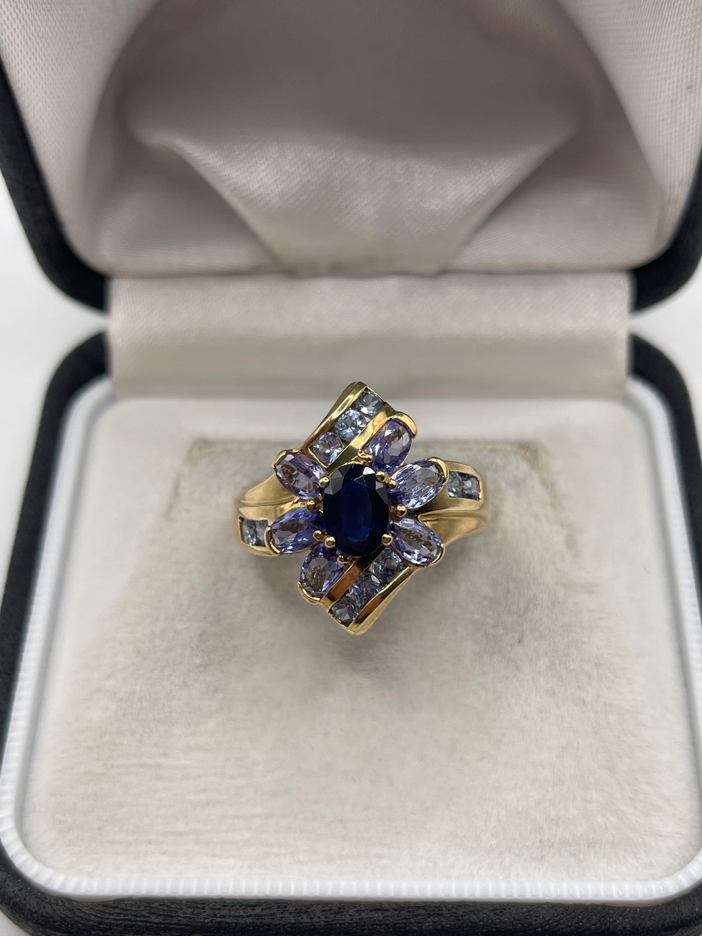 9ct gold sapphire and tanzanite ring