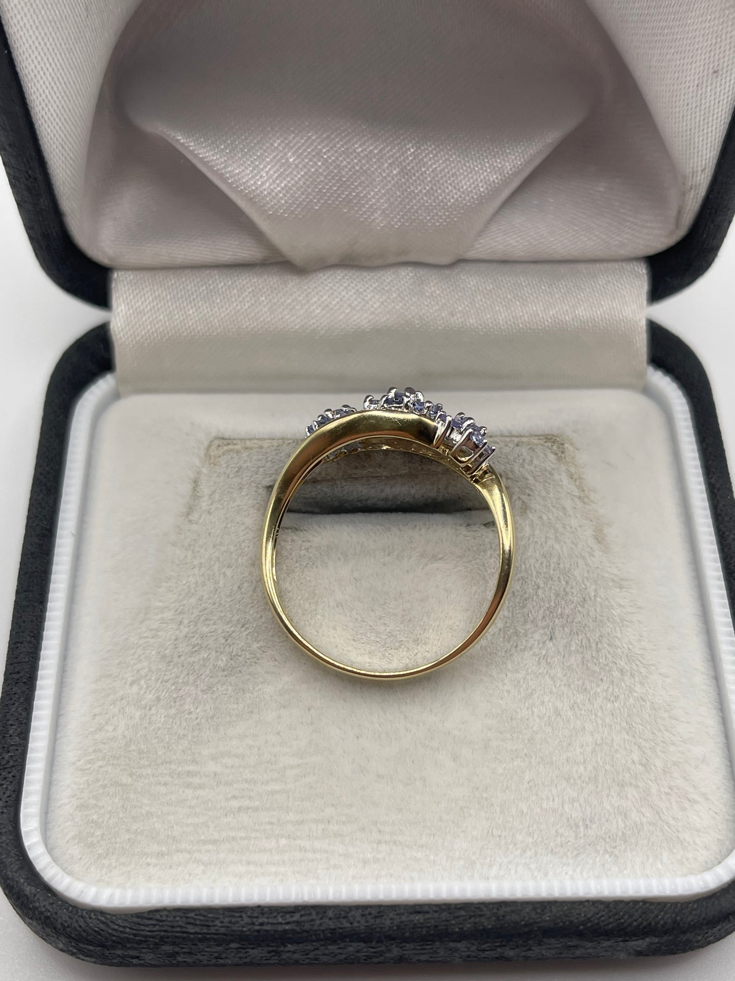 9ct gold tanzanite ring