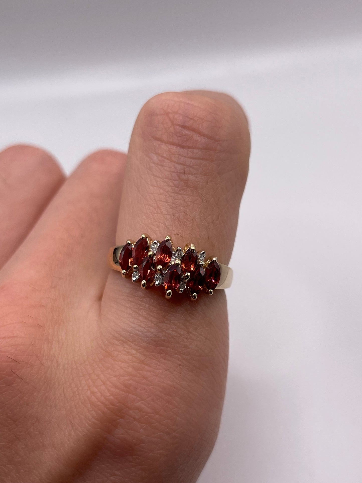 9ct gold garnet and diamond ring