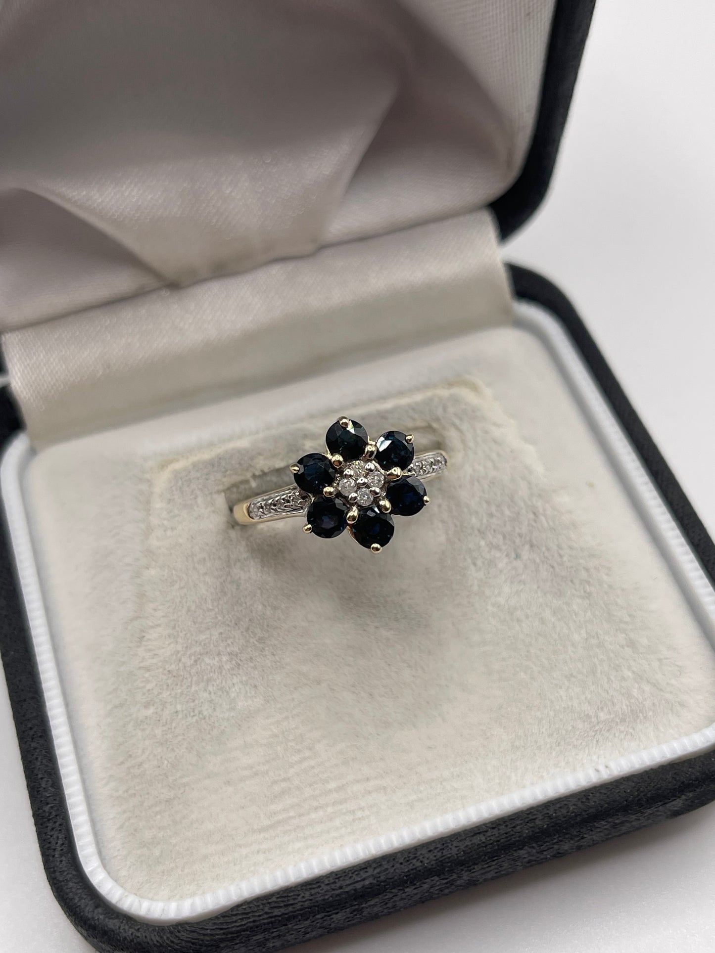 9ct gold sapphire and diamond ring