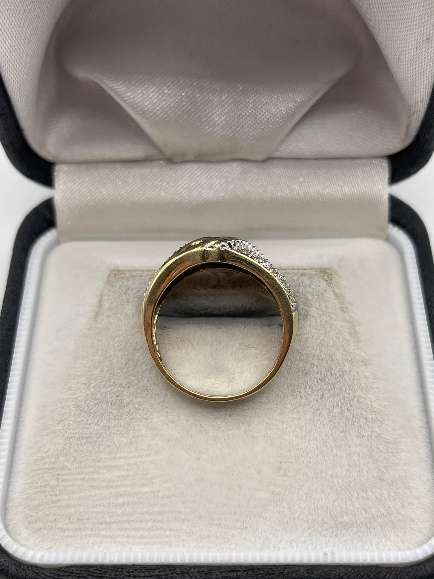 9ct gold sapphire and diamond ring