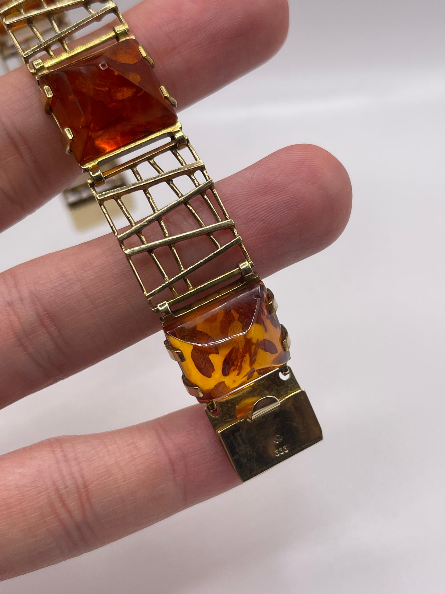 8ct gold amber bracelet