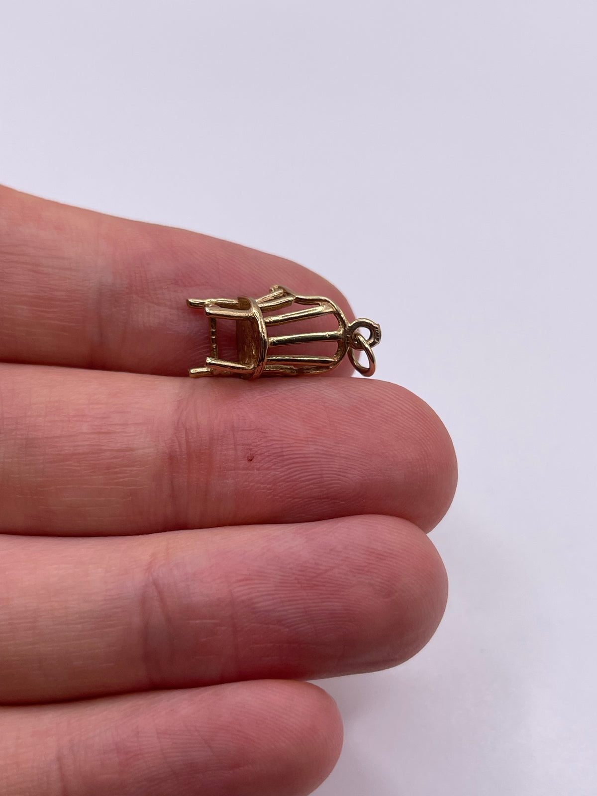 9ct gold chair charm