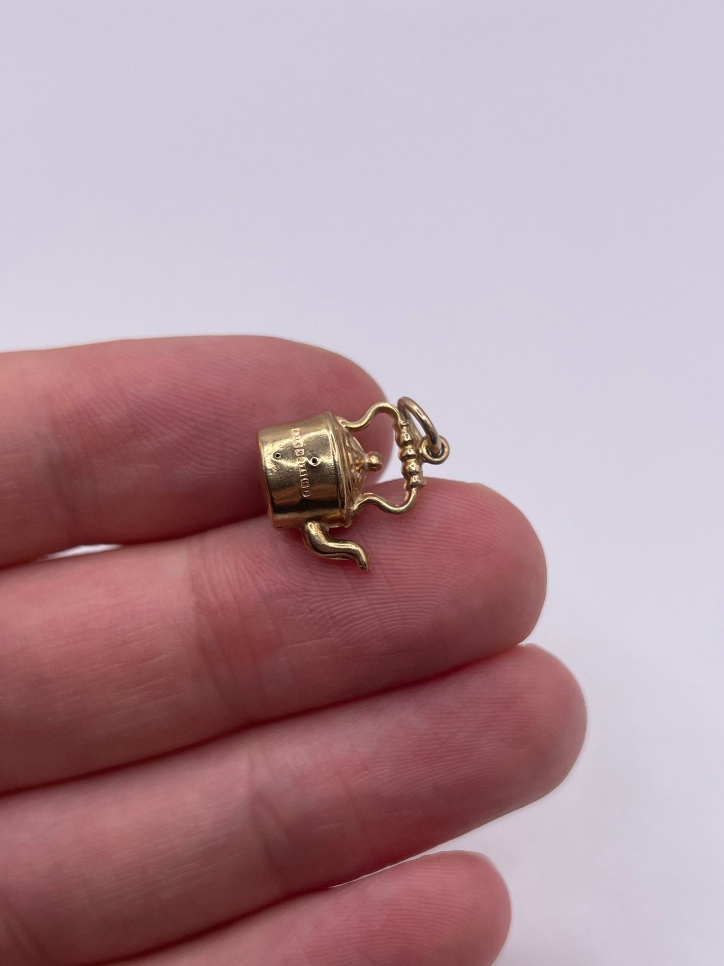 9ct gold kettle charm