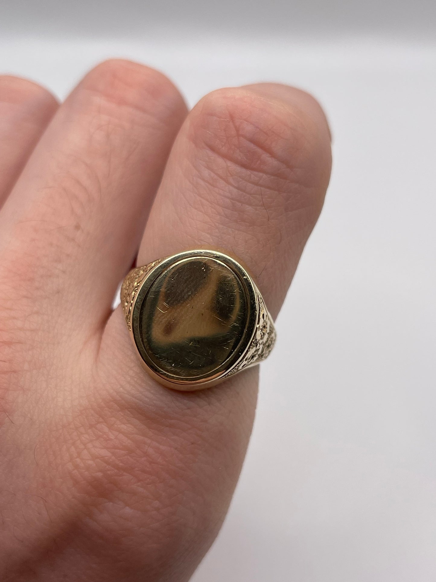 9ct gold signet ring