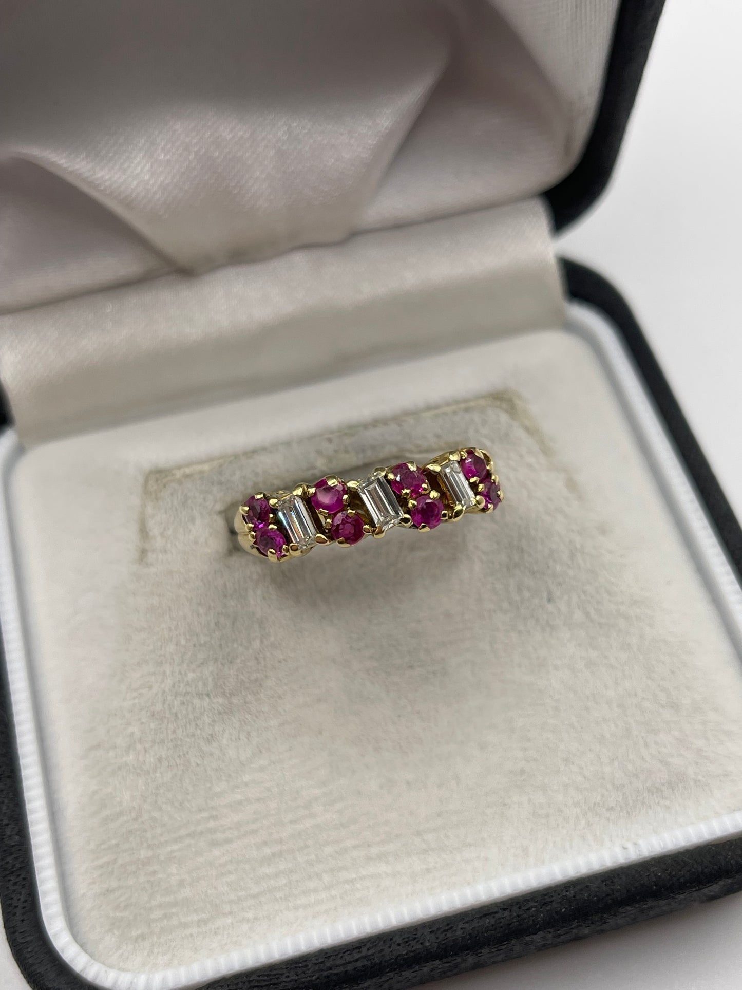 18ct gold ruby and diamond ring