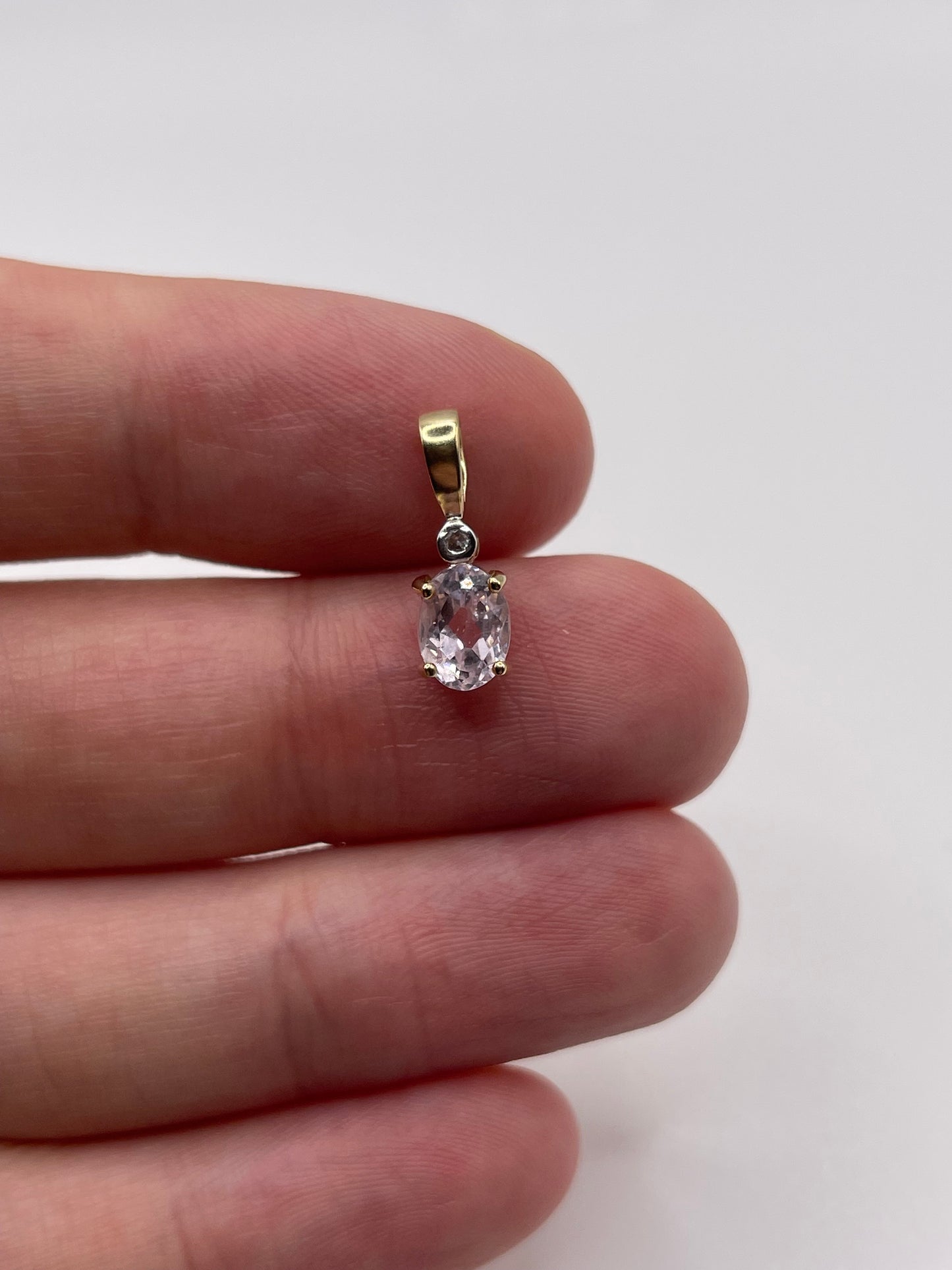 9ct gold kunzite pendant