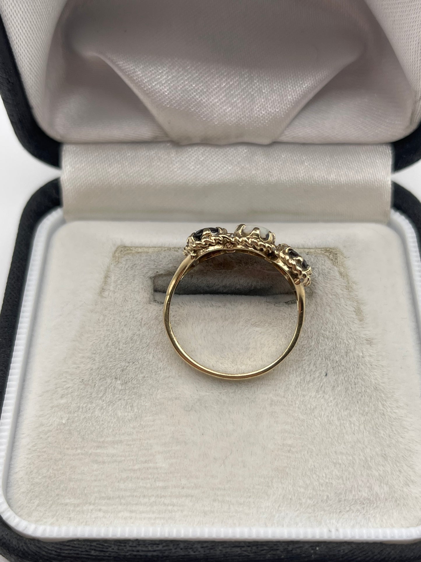 9ct gold opal and garnet ring