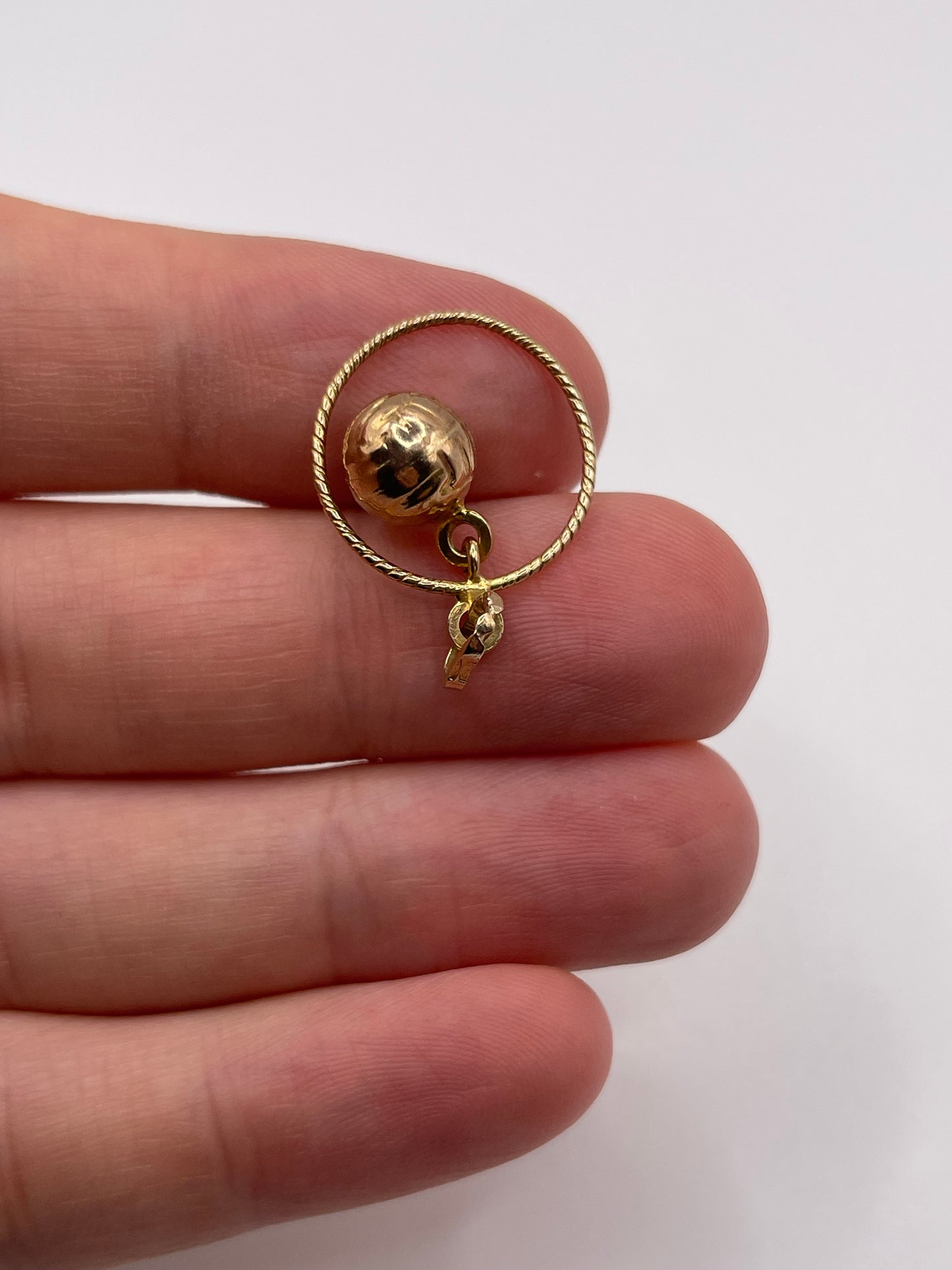 9ct gold pendant