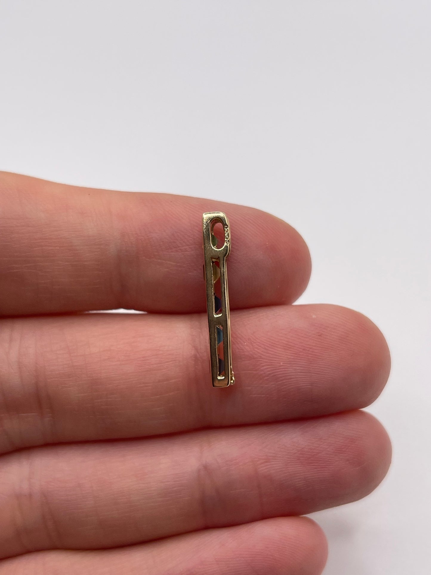 9ct gold multi gemstone pendant