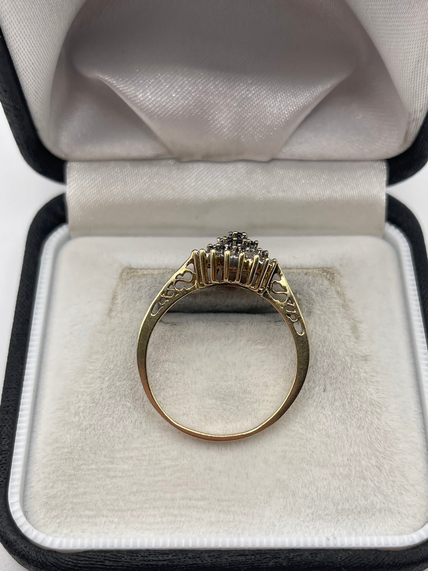 9ct gold diamond cluster ring