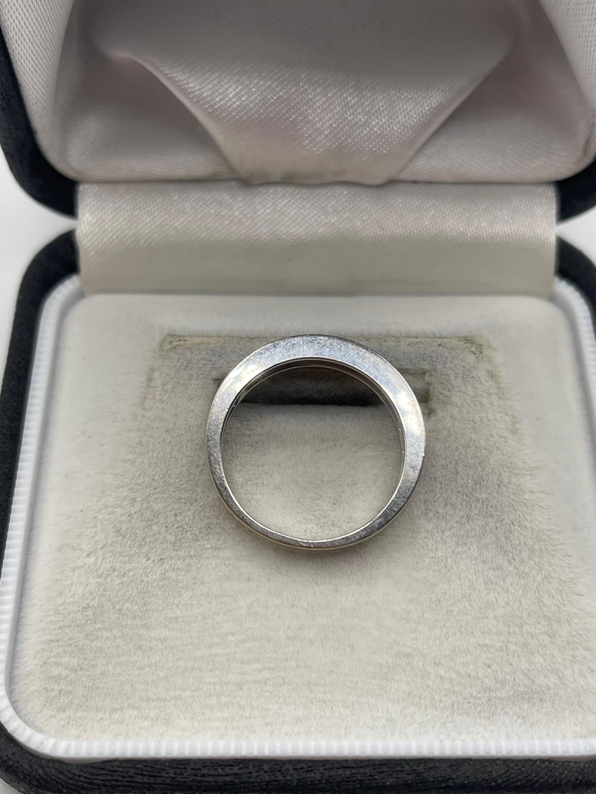 18ct gold sapphire and diamond ring
