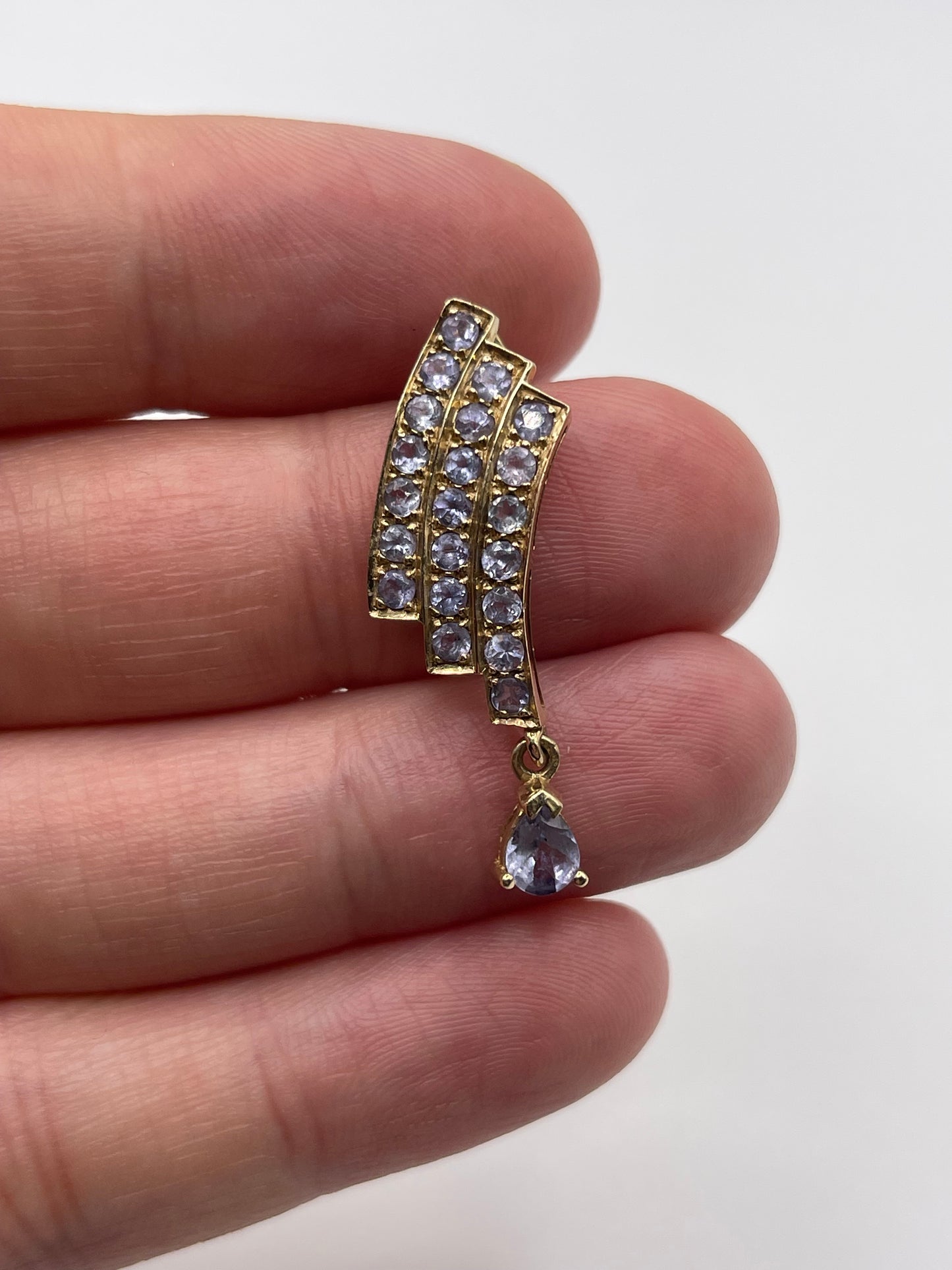 9ct gold tanzanite pendant